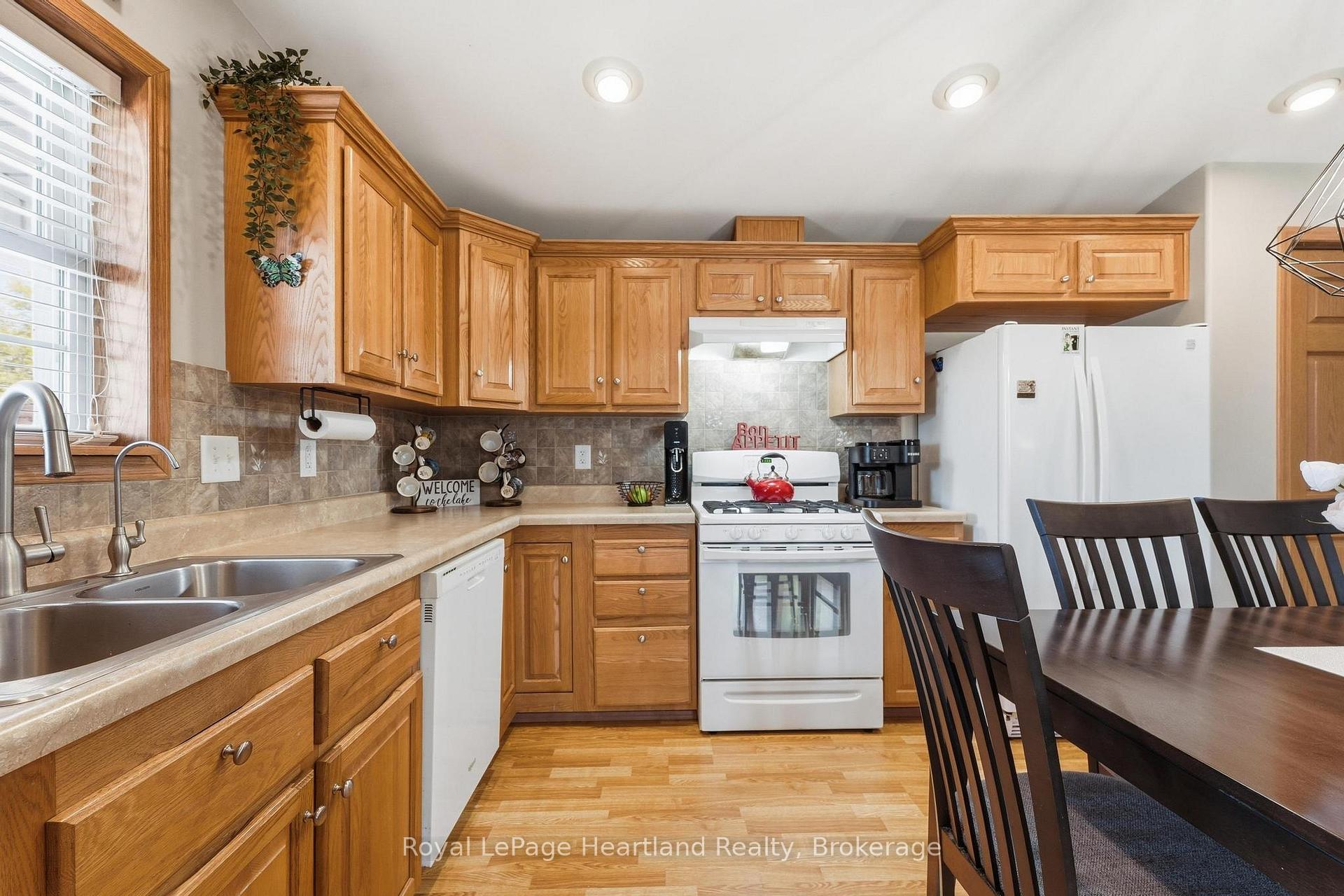 Photo 16 of 12 Cherokee Lane, Ashfield-Colborne-Wawanosh, Colborne — HOMEH