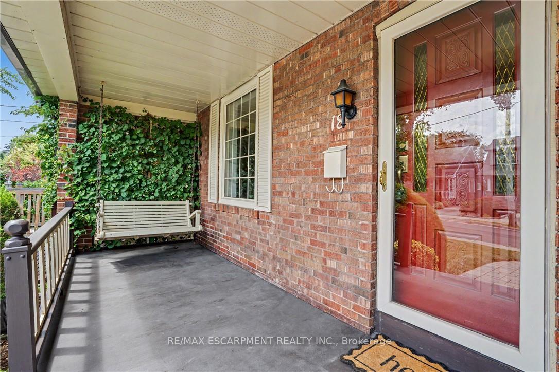 Photo 4 of 18 Elma Street, Etobicoke, Mimico — HOMEH