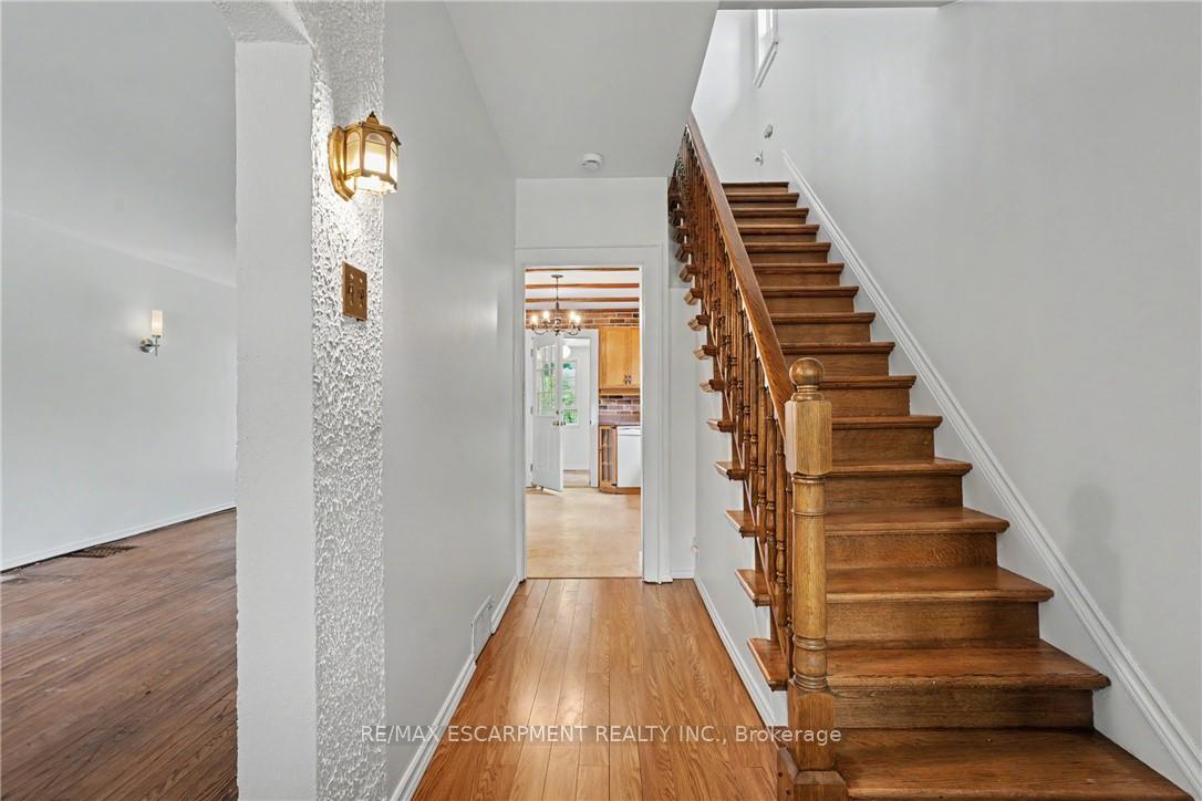 Photo 6 of 18 Elma Street, Etobicoke, Mimico — HOMEH