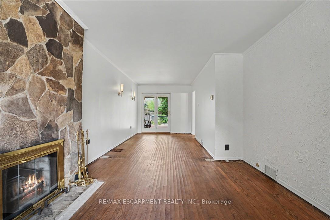 Photo 8 of 18 Elma Street, Etobicoke, Mimico — HOMEH