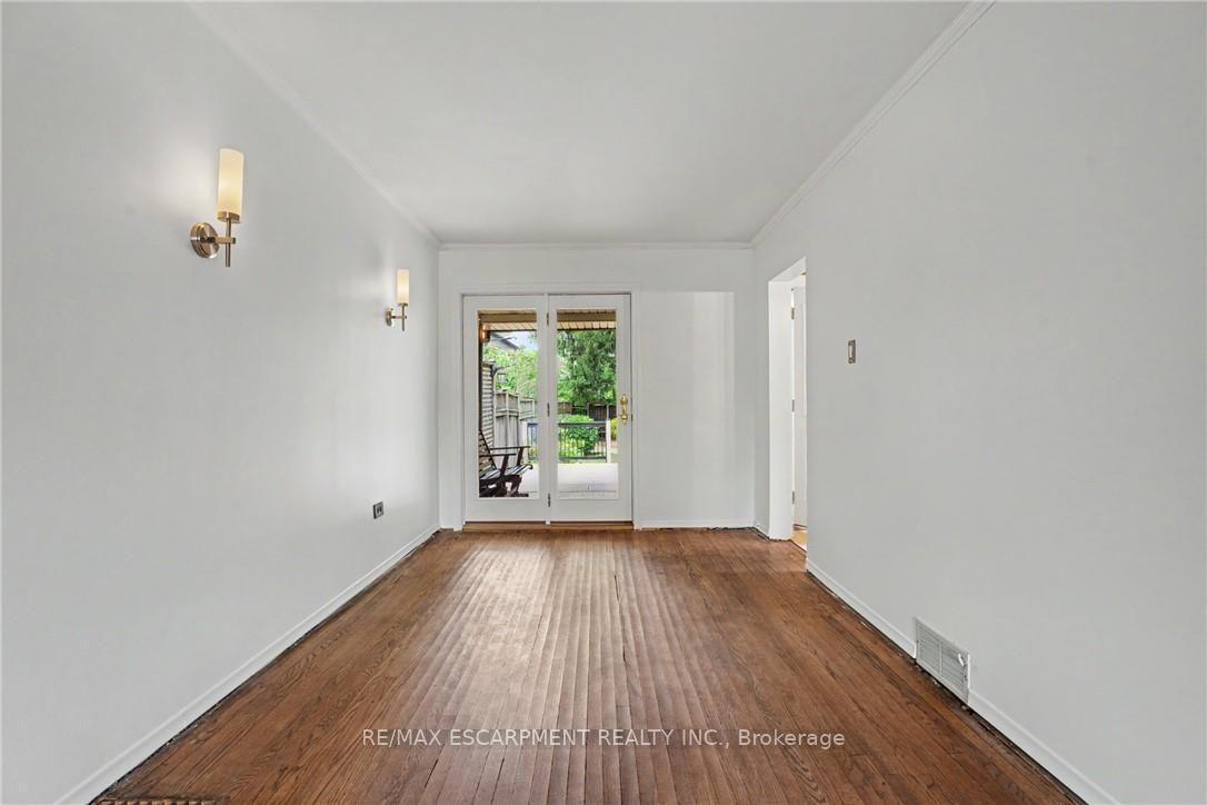 Photo 10 of 18 Elma Street, Etobicoke, Mimico — HOMEH