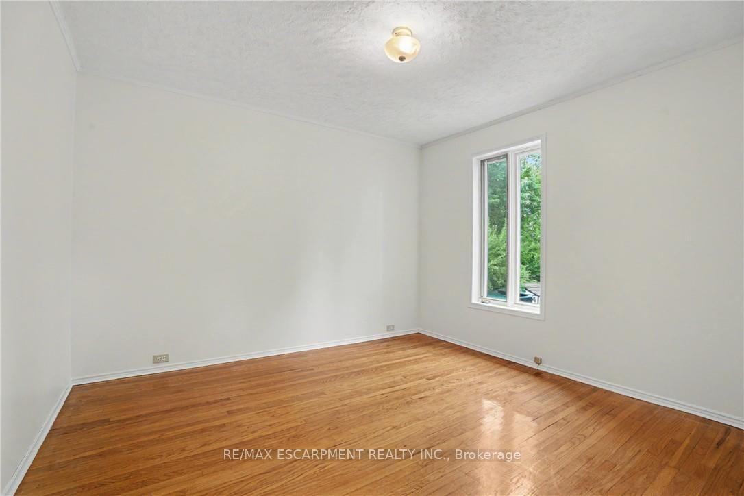 Photo 20 of 18 Elma Street, Etobicoke, Mimico — HOMEH
