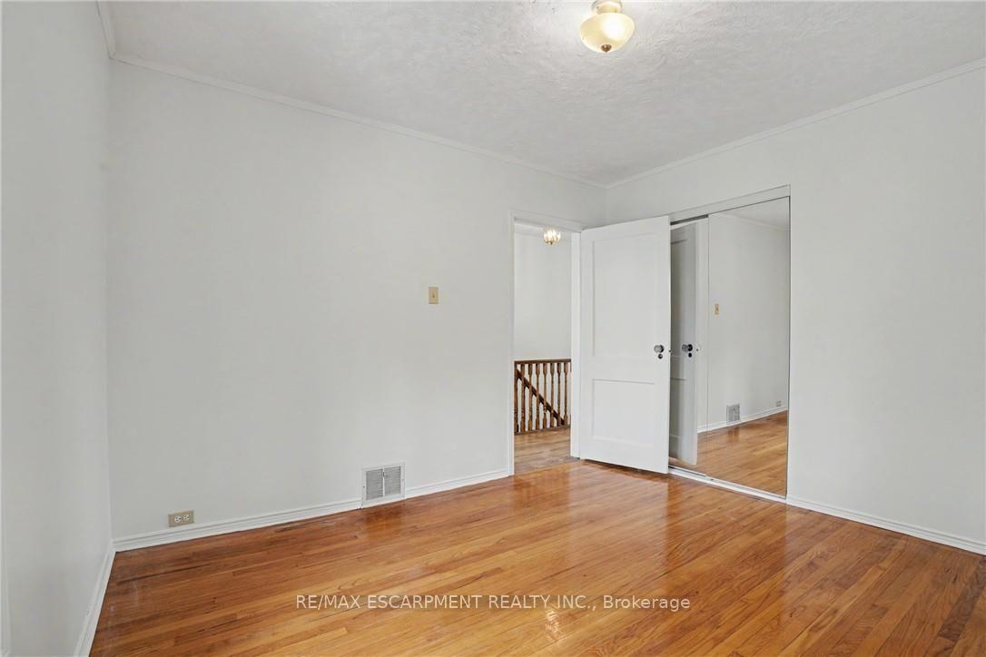 Photo 21 of 18 Elma Street, Etobicoke, Mimico — HOMEH