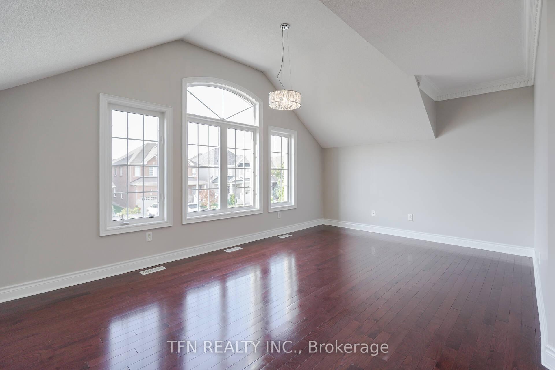 Photo 26 of Unit Upper, 1648 Pennel Drive, Oshawa, Taunton — HOMEH