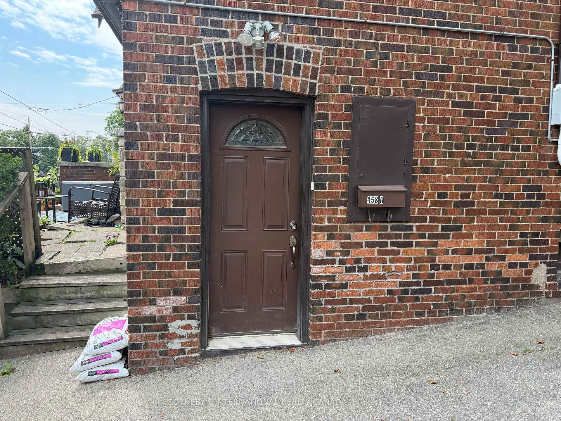 Photo 2 of Unit Lower, 458A Oriole Parkway, Toronto, Yonge-Eglinton — HOMEH