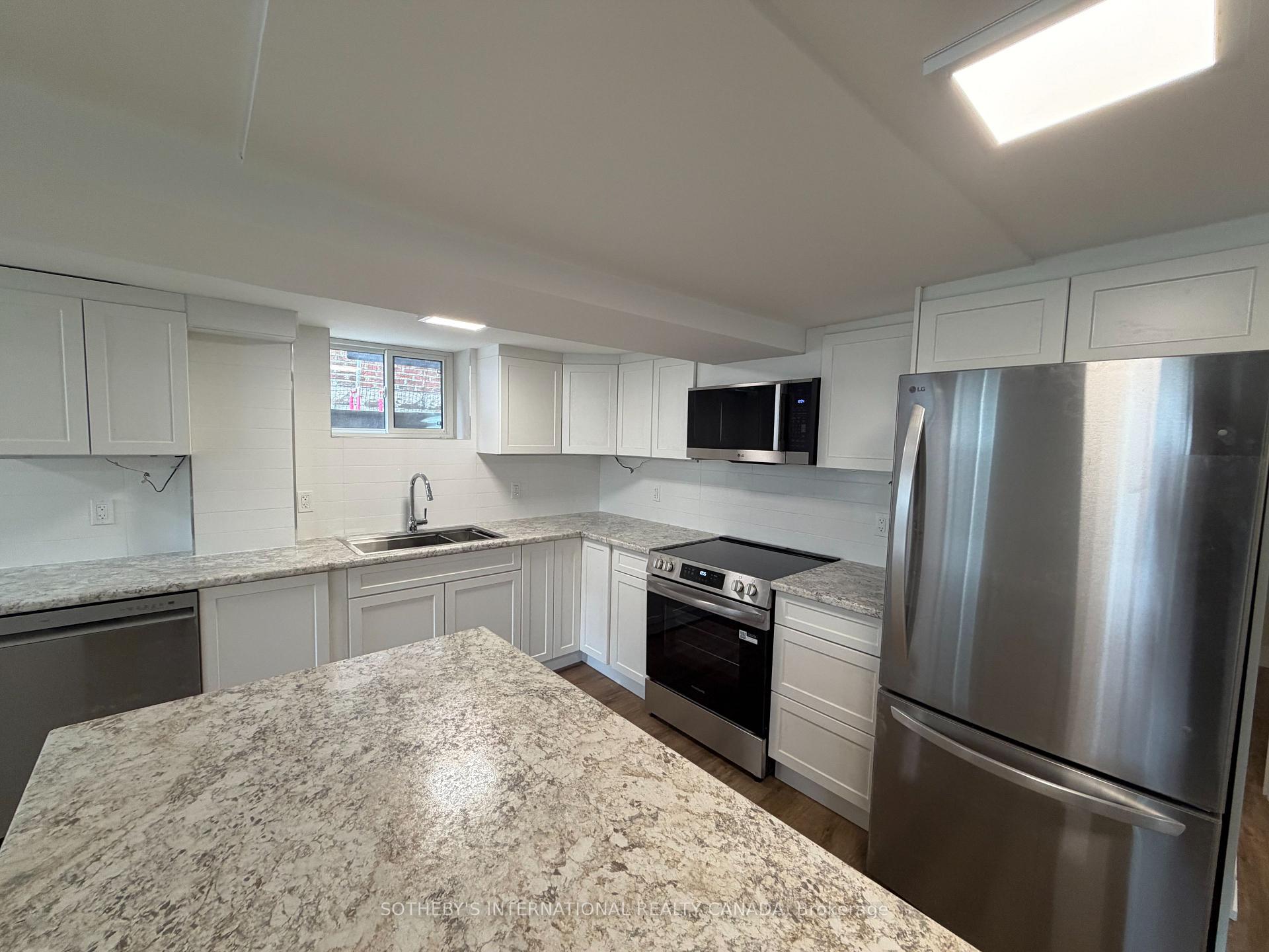 Photo 8 of Unit Lower, 458A Oriole Parkway, Toronto, Yonge-Eglinton — HOMEH