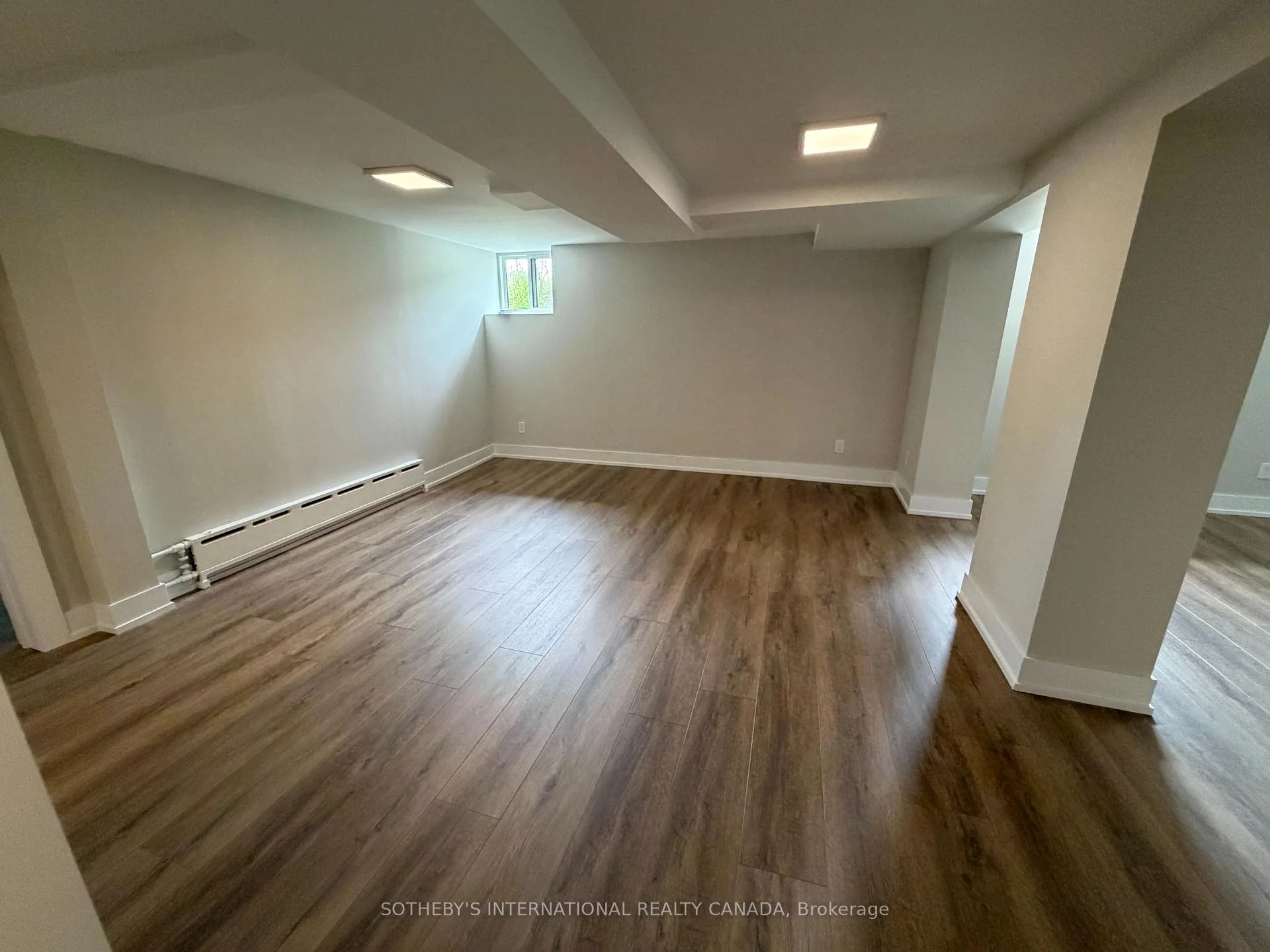 Photo 6 of Unit Lower, 458A Oriole Parkway, Toronto, Yonge-Eglinton — HOMEH
