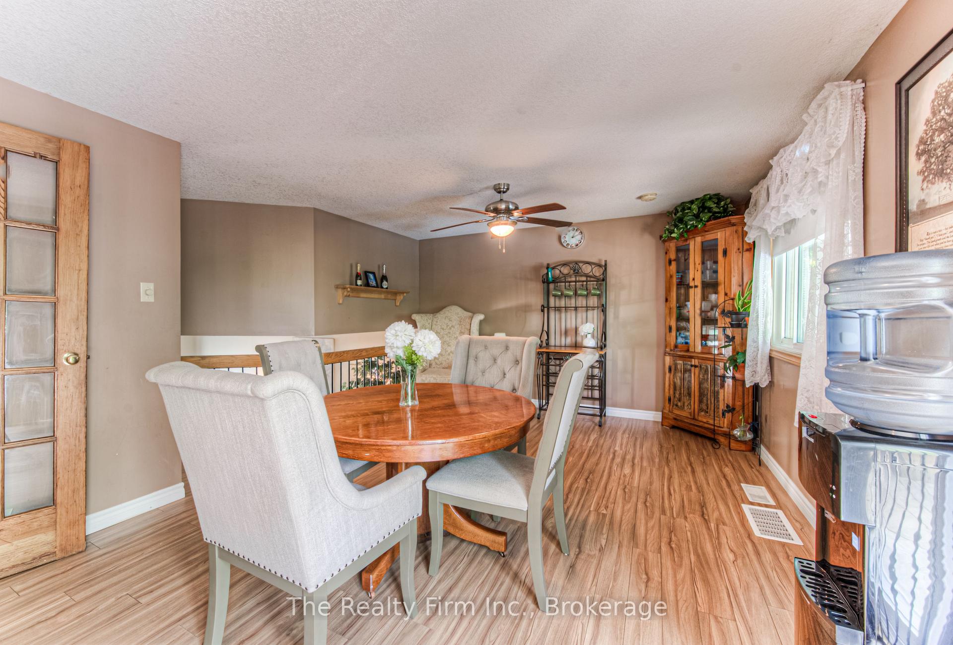 Photo 14 of 82 Roseneath Crescent, Kitchener, Laurentian Hills — HOMEH