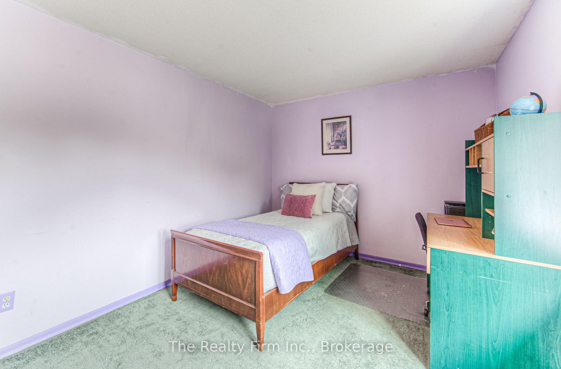 Photo 19 of 82 Roseneath Crescent, Kitchener, Laurentian Hills — HOMEH