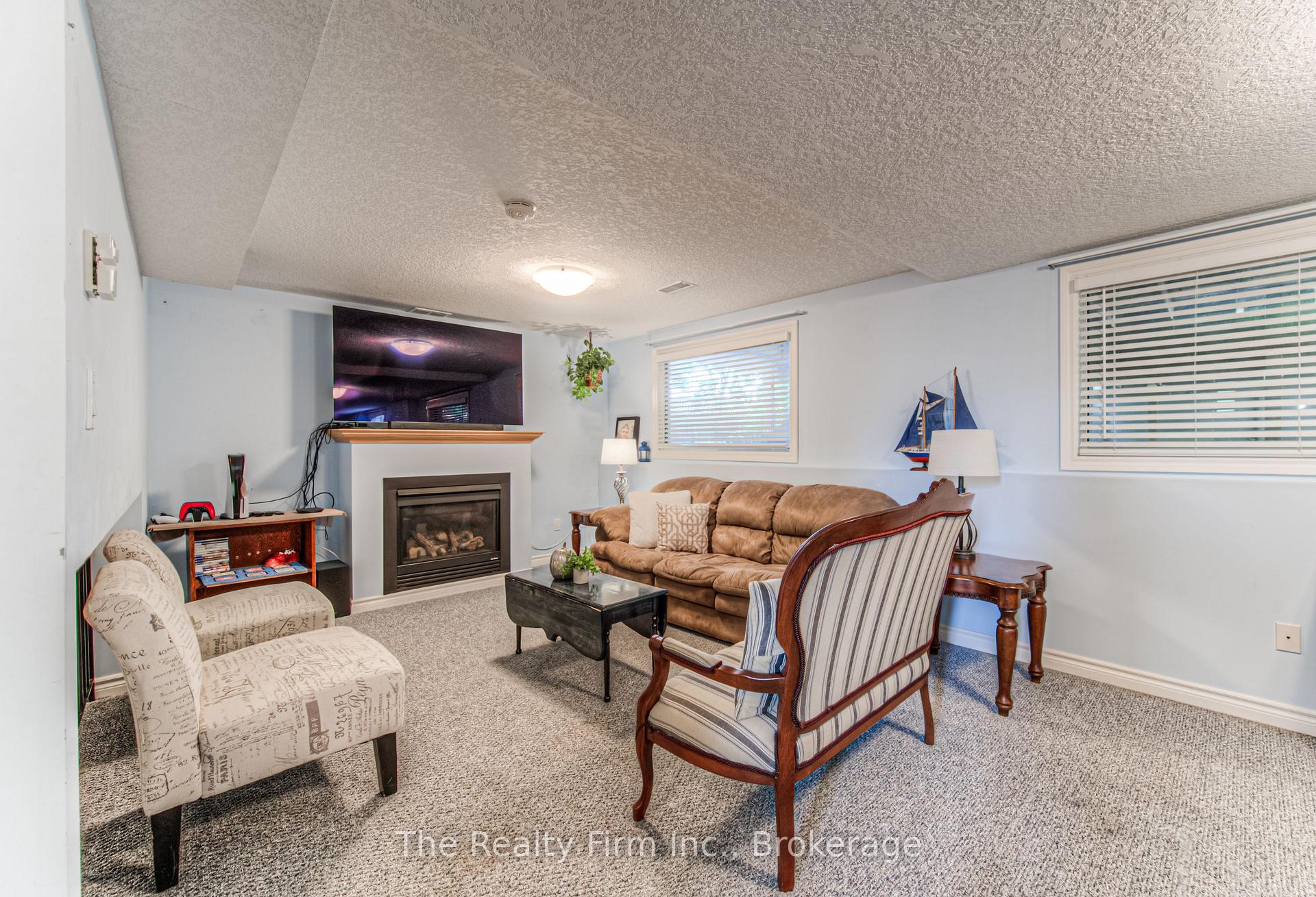 Photo 21 of 82 Roseneath Crescent, Kitchener, Laurentian Hills — HOMEH
