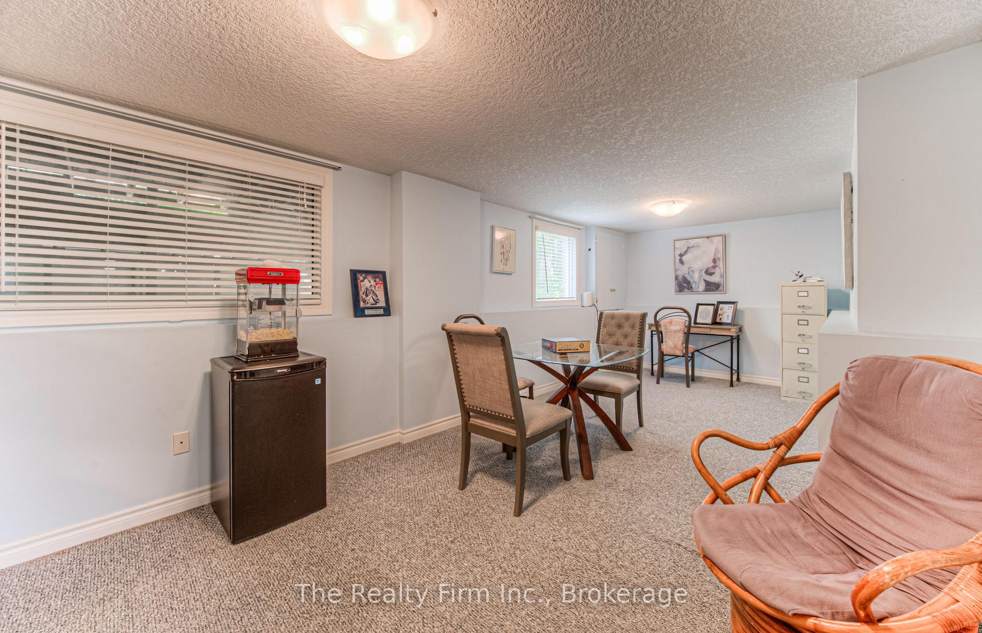 Photo 24 of 82 Roseneath Crescent, Kitchener, Laurentian Hills — HOMEH