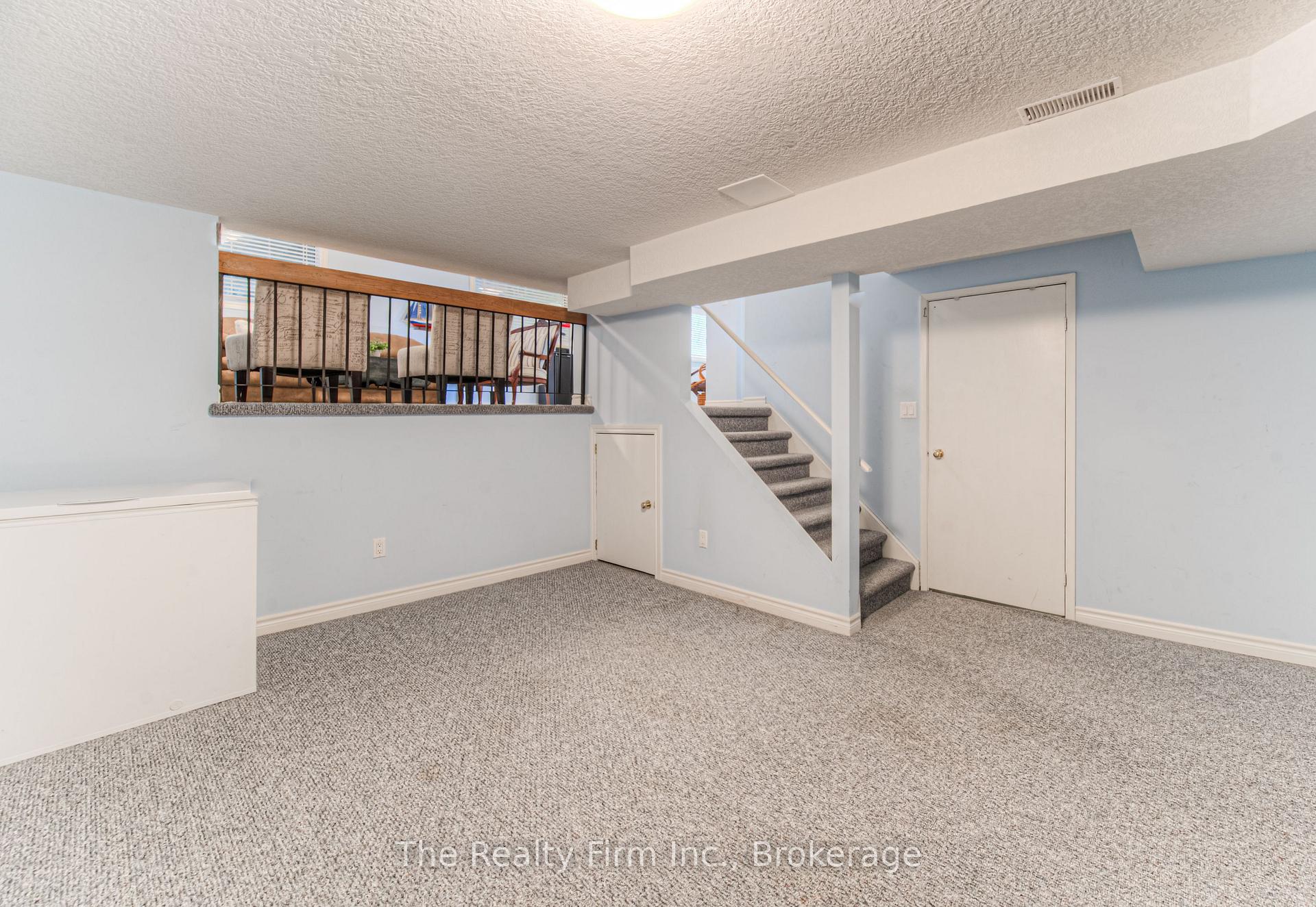 Photo 27 of 82 Roseneath Crescent, Kitchener, Laurentian Hills — HOMEH
