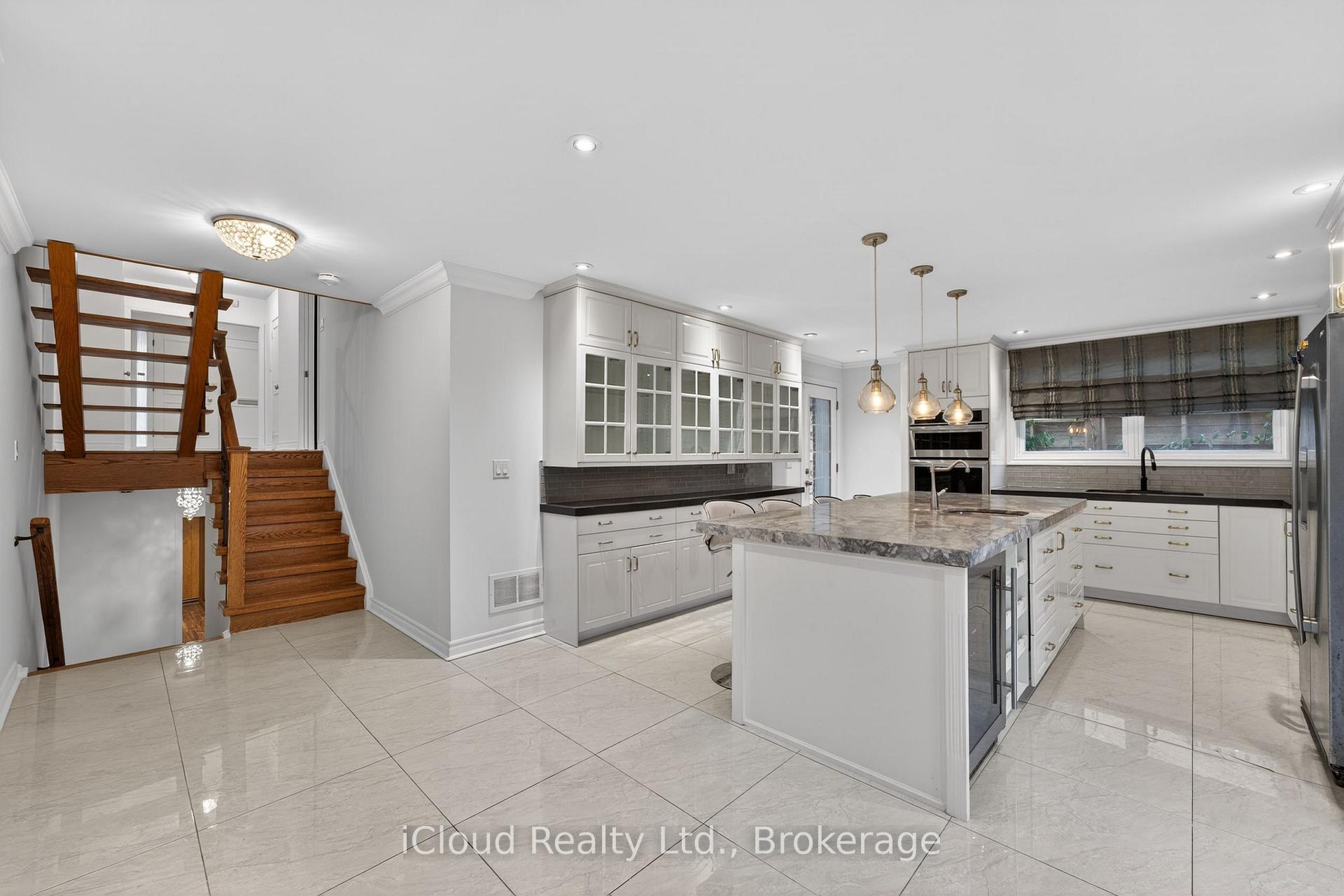 Photo 5 of 52 Montressor Drive, North York, St. Andrew-Windfields — HOMEH