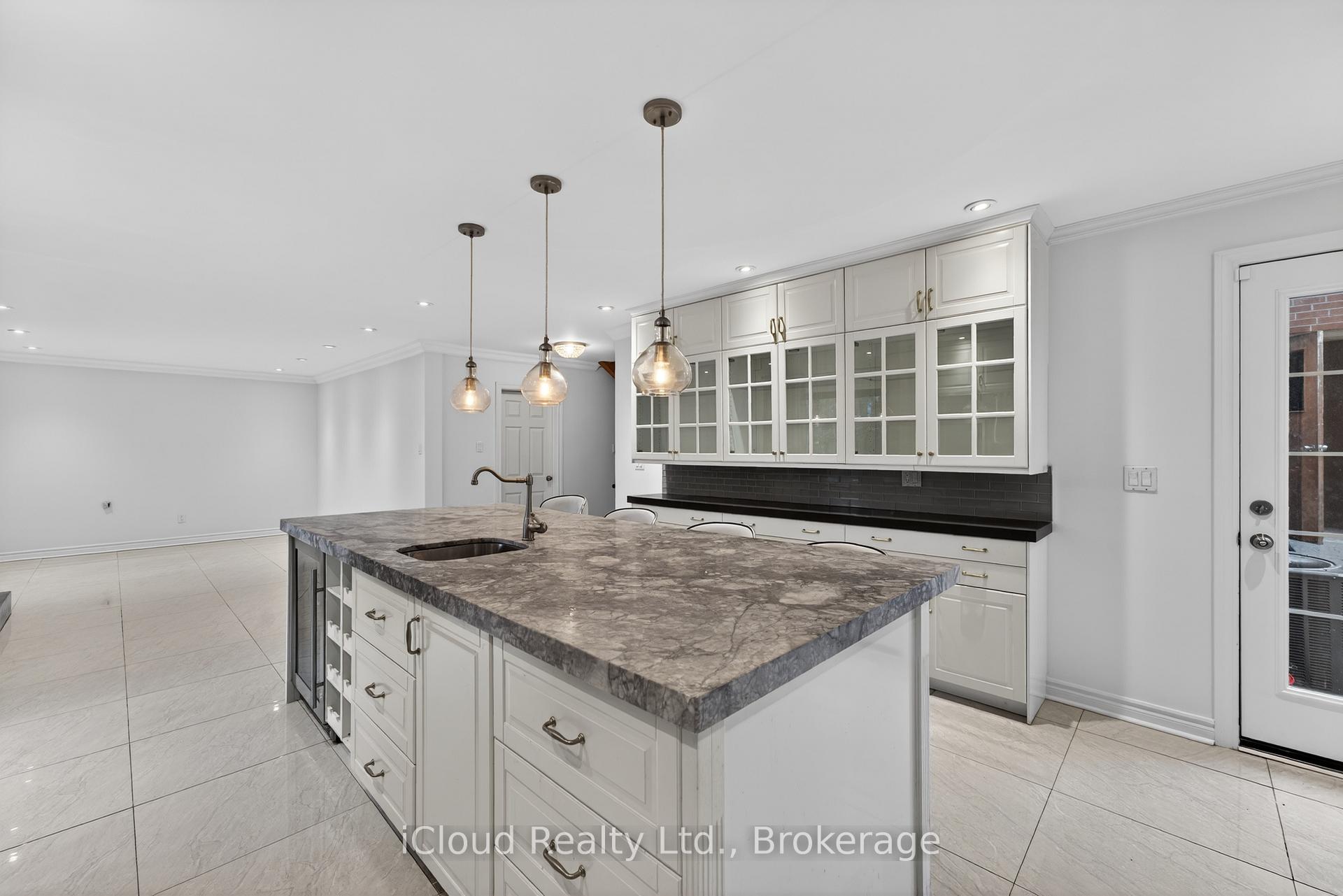Photo 6 of 52 Montressor Drive, North York, St. Andrew-Windfields — HOMEH