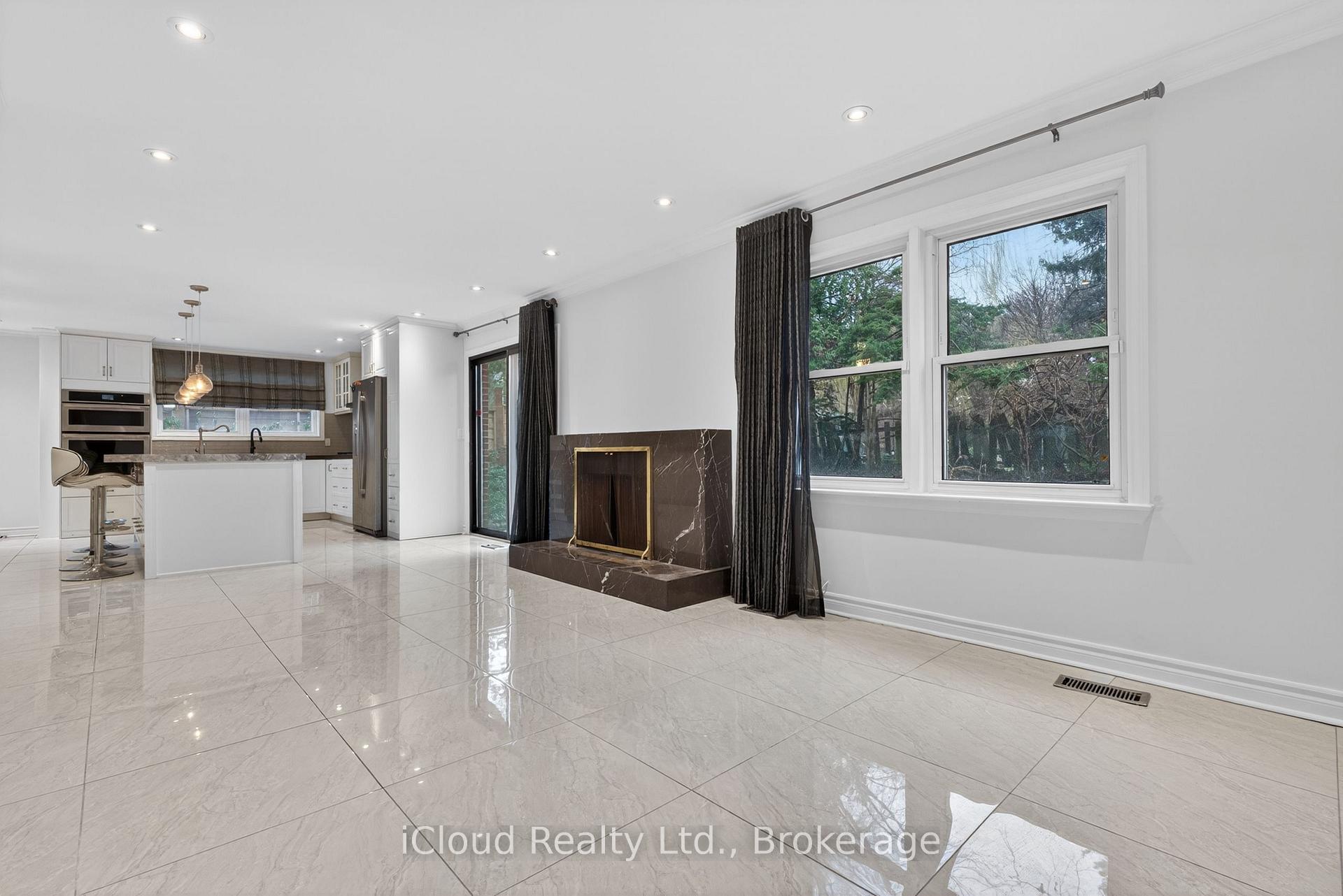 Photo 9 of 52 Montressor Drive, North York, St. Andrew-Windfields — HOMEH