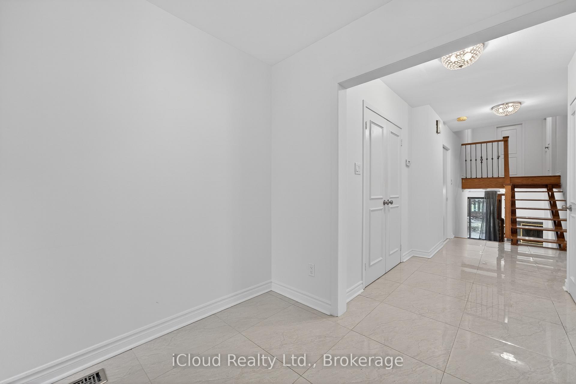 Photo 15 of 52 Montressor Drive, North York, St. Andrew-Windfields — HOMEH