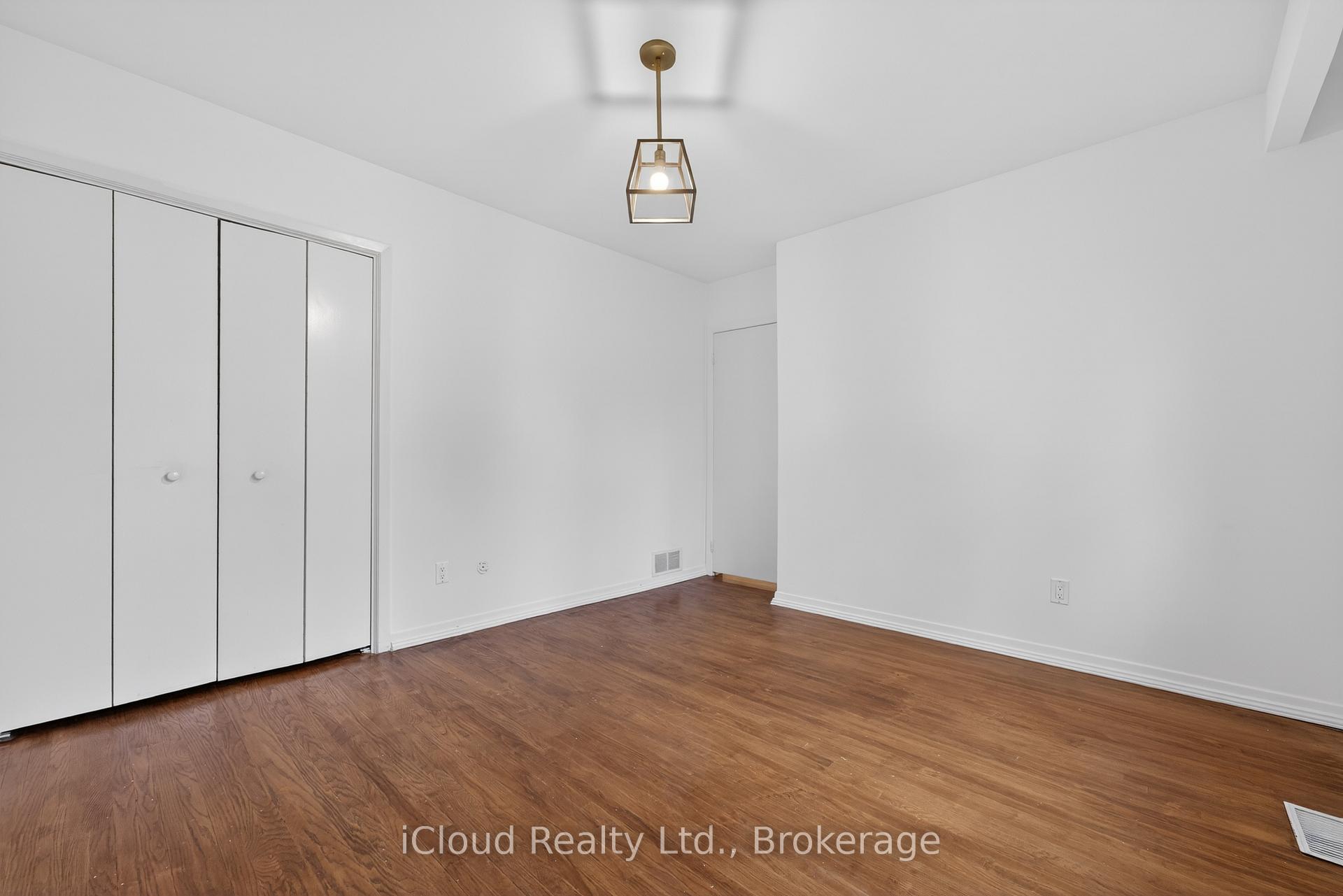 Photo 18 of 52 Montressor Drive, North York, St. Andrew-Windfields — HOMEH