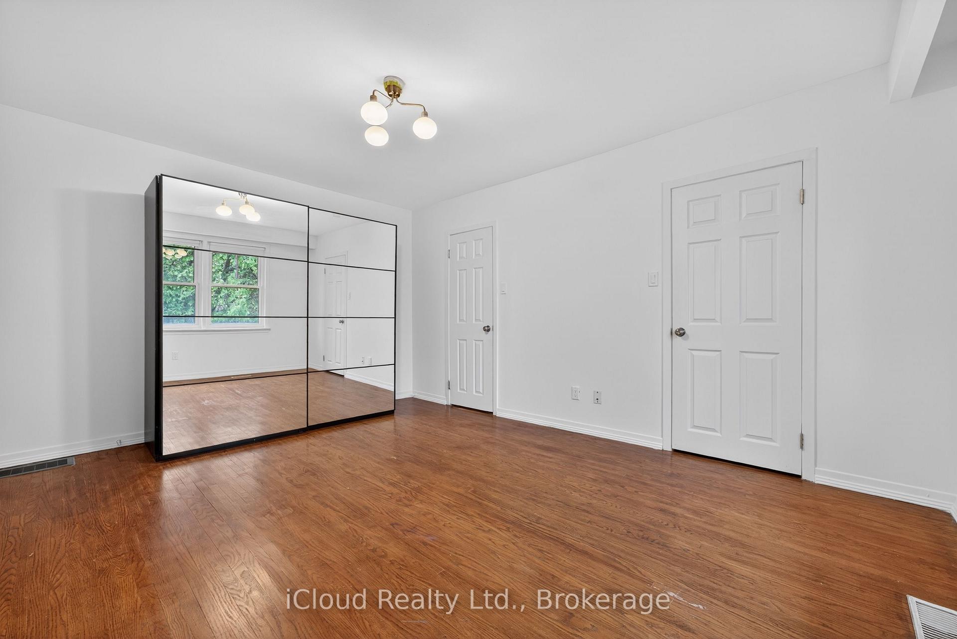 Photo 21 of 52 Montressor Drive, North York, St. Andrew-Windfields — HOMEH