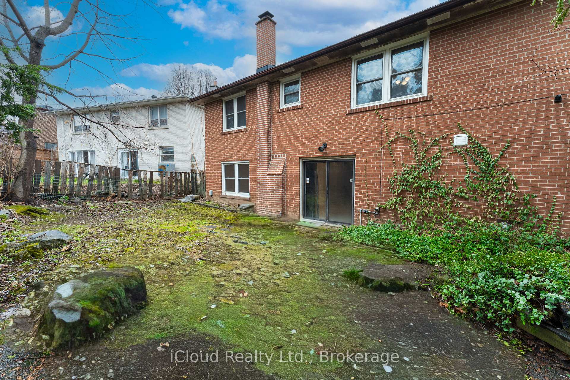 Photo 24 of 52 Montressor Drive, North York, St. Andrew-Windfields — HOMEH