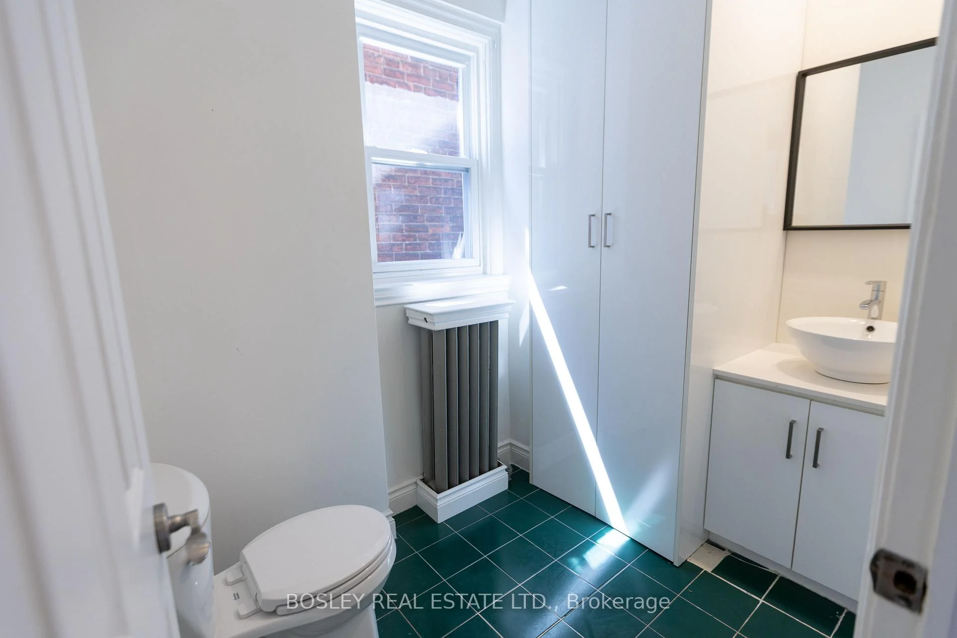 Photo 16 of Unit 2nd & 3rd, 411 Shaw Street, Toronto, Trinity-Bellwoods — HOMEH