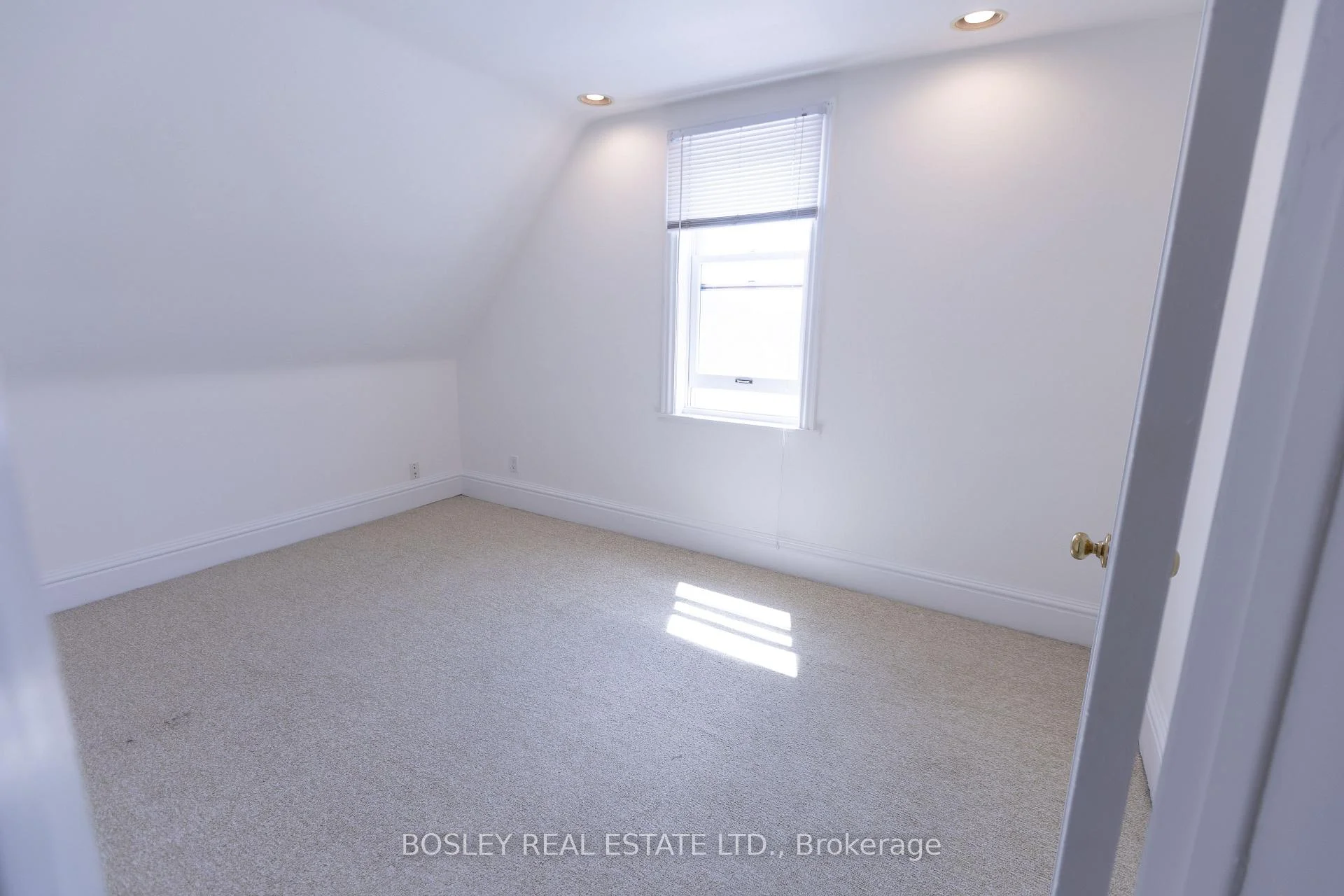 Photo 32 of Unit 2nd & 3rd, 411 Shaw Street, Toronto, Trinity-Bellwoods — HOMEH