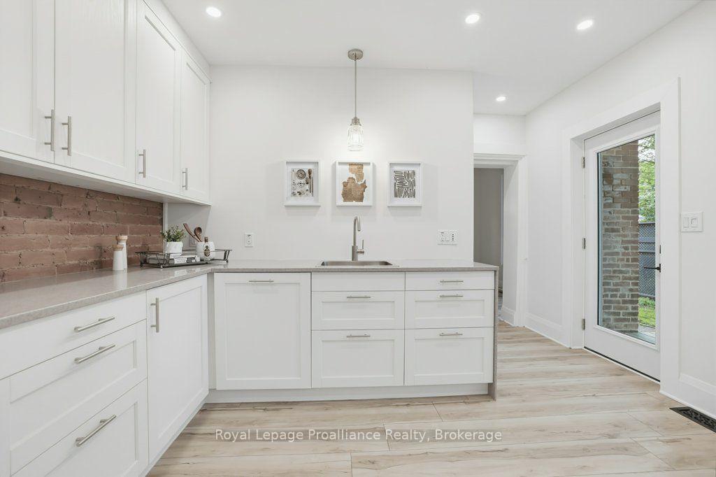 Photo 22 of 275 Charles Street, Belleville, Belleville Ward — HOMEH