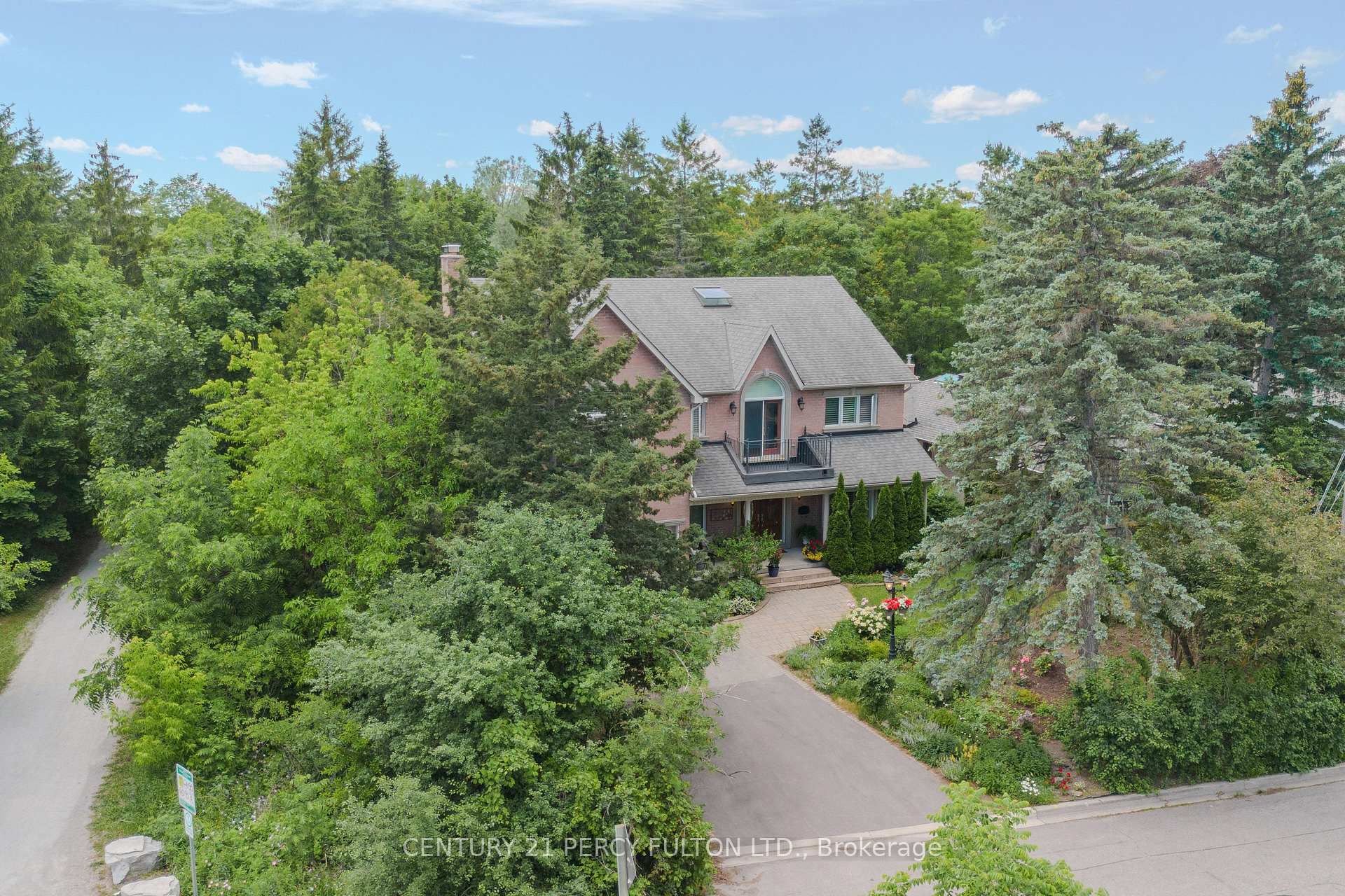 Photo 3 of 30 Willowgate Drive, Markham, Bullock — HOMEH