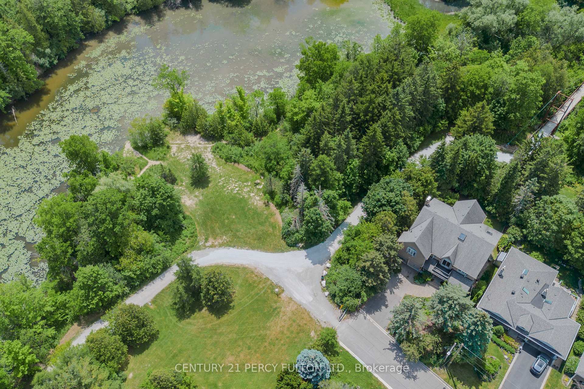Photo 4 of 30 Willowgate Drive, Markham, Bullock — HOMEH
