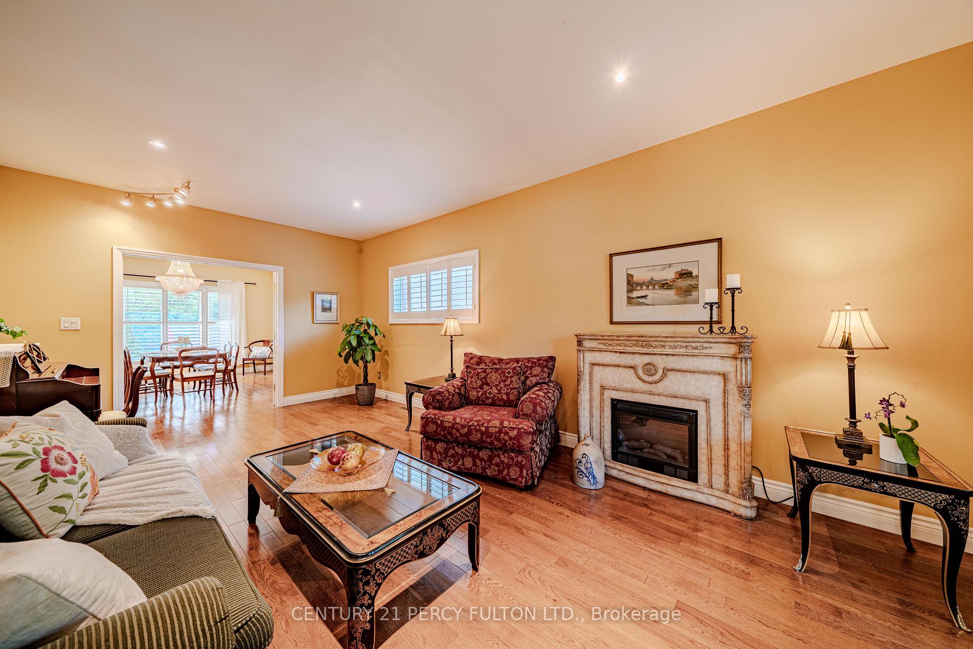 Photo 7 of 30 Willowgate Drive, Markham, Bullock — HOMEH