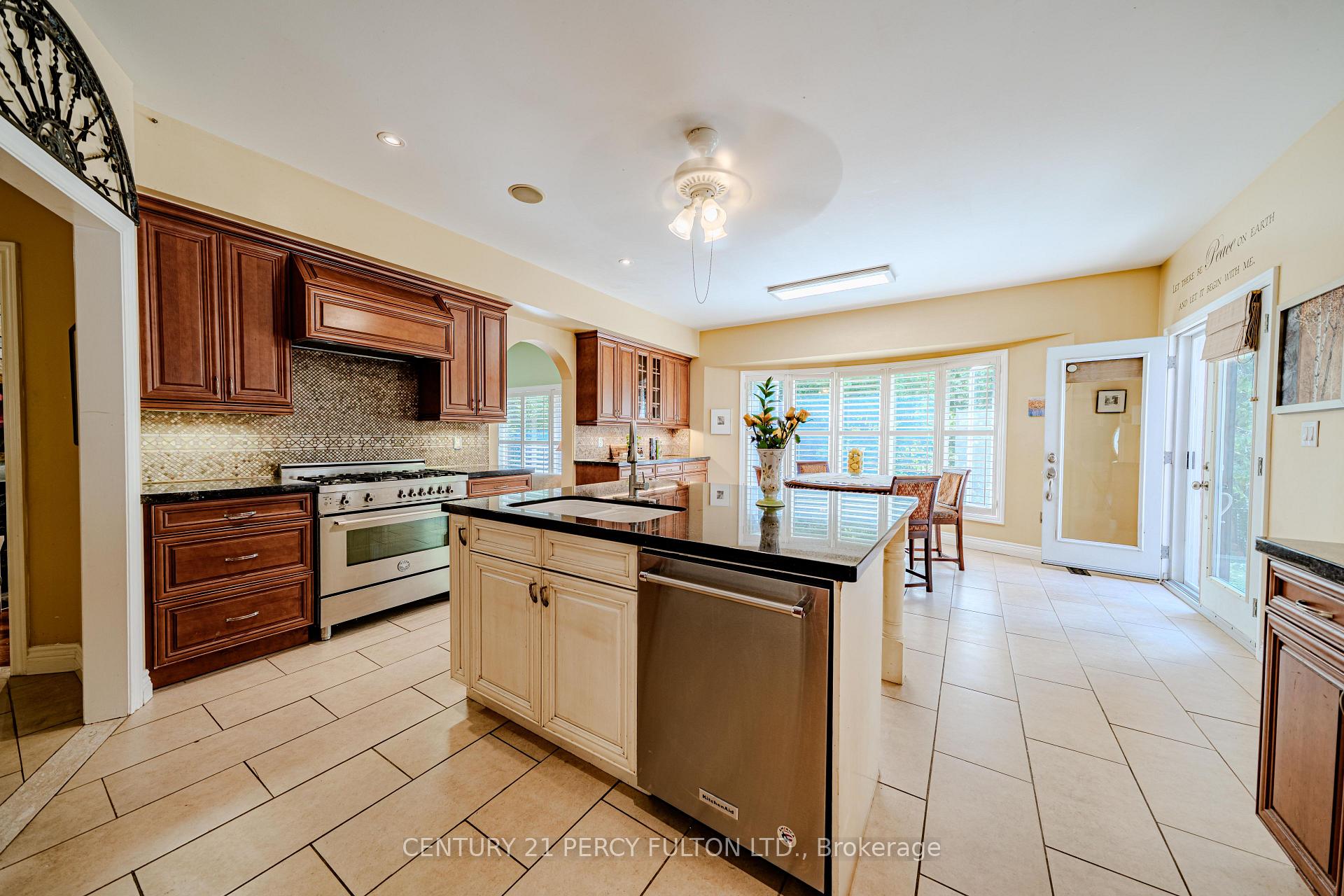 Photo 12 of 30 Willowgate Drive, Markham, Bullock — HOMEH