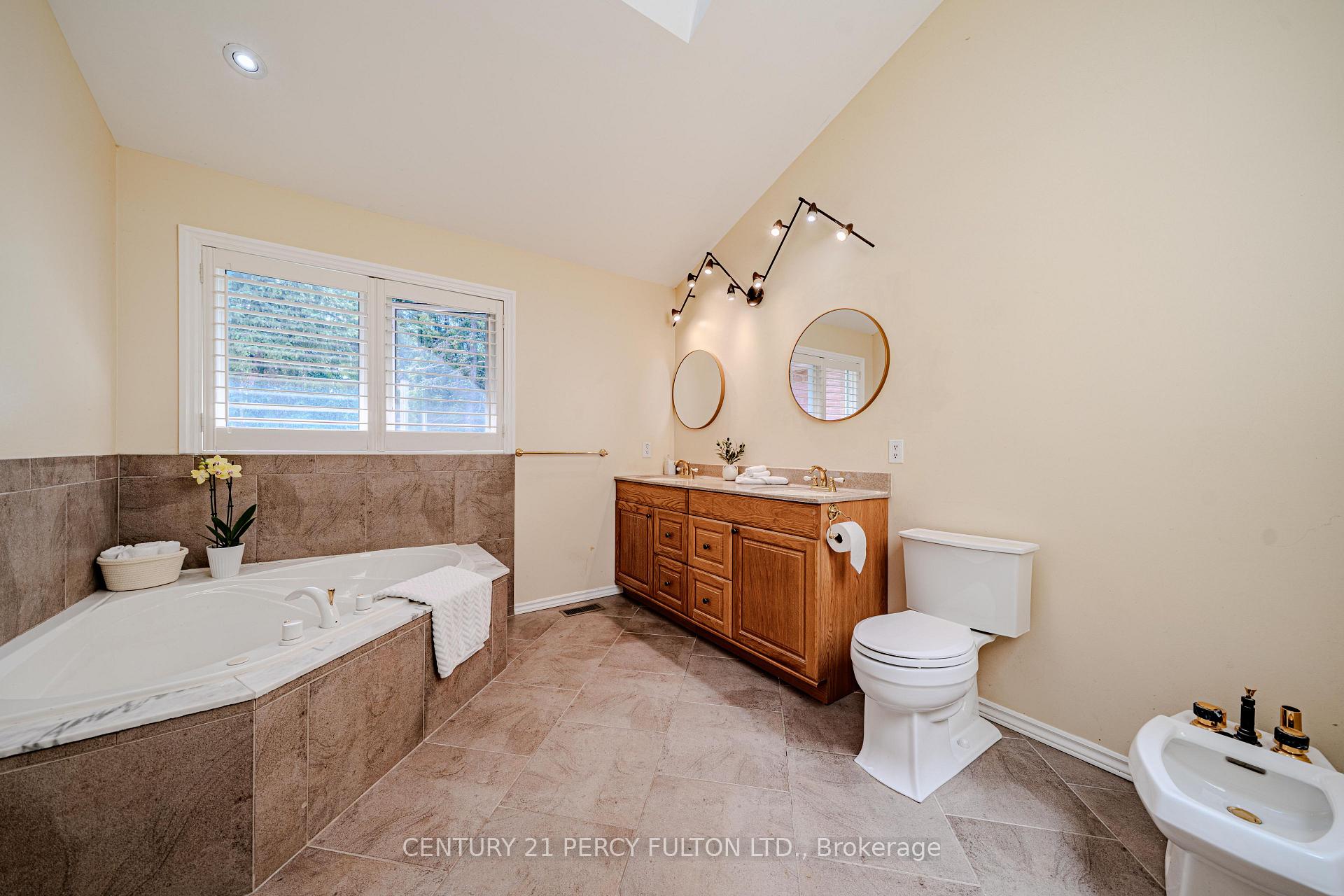 Photo 23 of 30 Willowgate Drive, Markham, Bullock — HOMEH