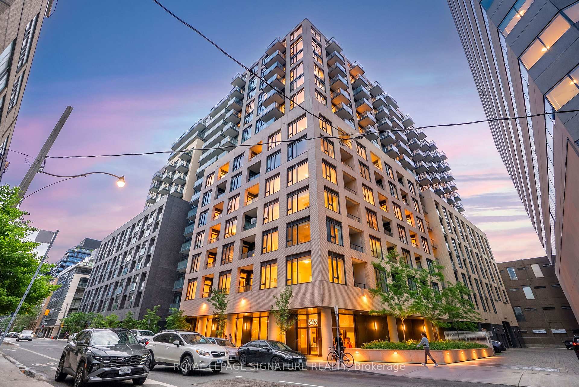 Front of Unit 713, 543 Richmond Street W