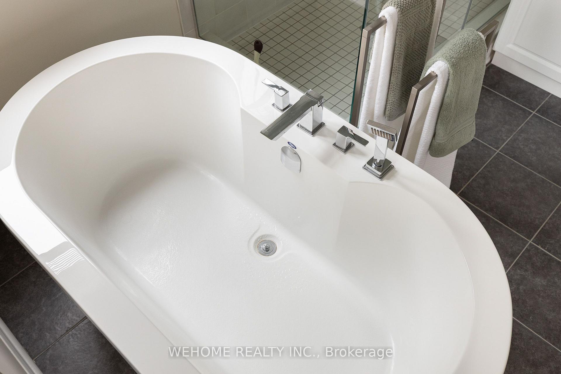 Photo 32 of 20 Gallant Place, Vaughan, Vellore Village — HOMEH