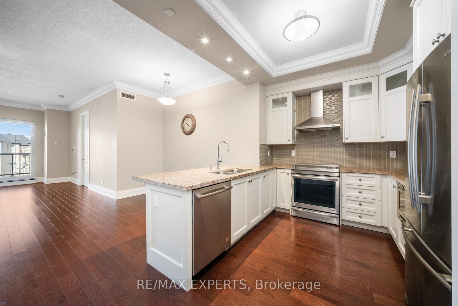 Photo 4 of Unit 317, 9909 Pine Valley Drive, Vaughan, Vellore Village — HOMEH
