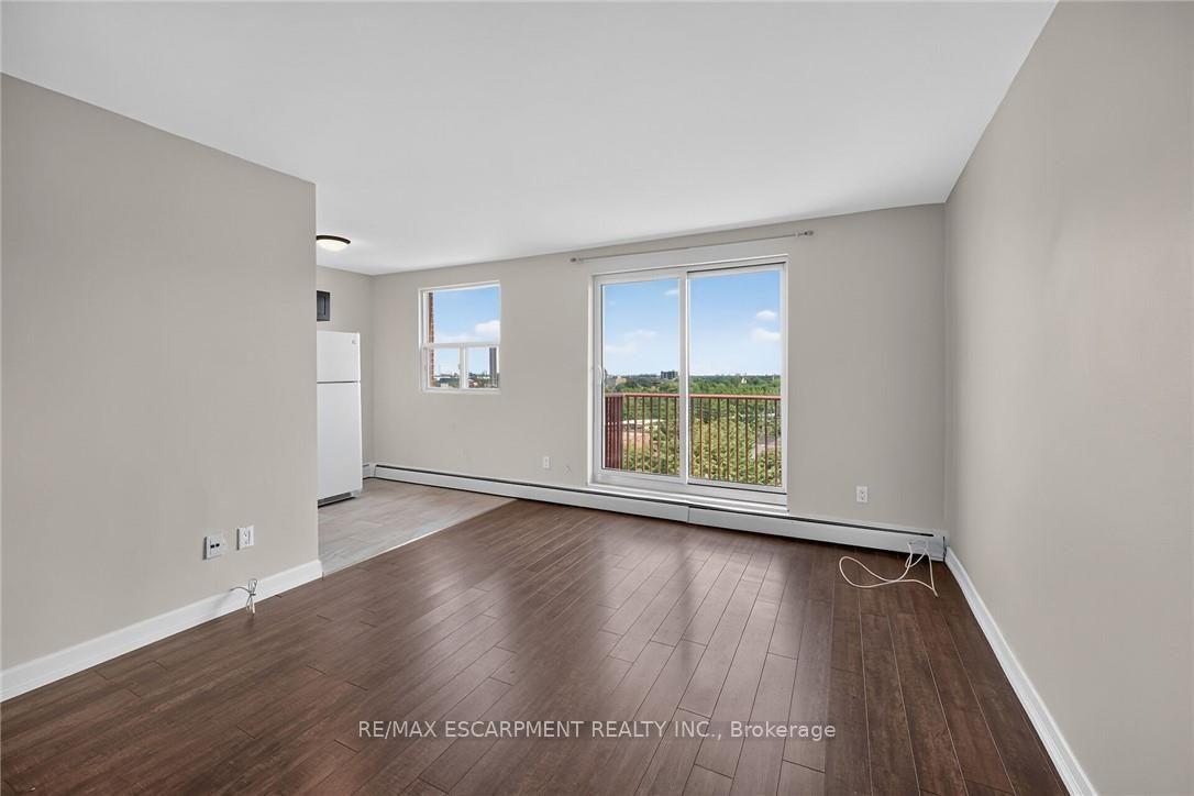 Photo 6 of Unit 1004, 141 Catharine Street S, Hamilton, Corktown — HOMEH