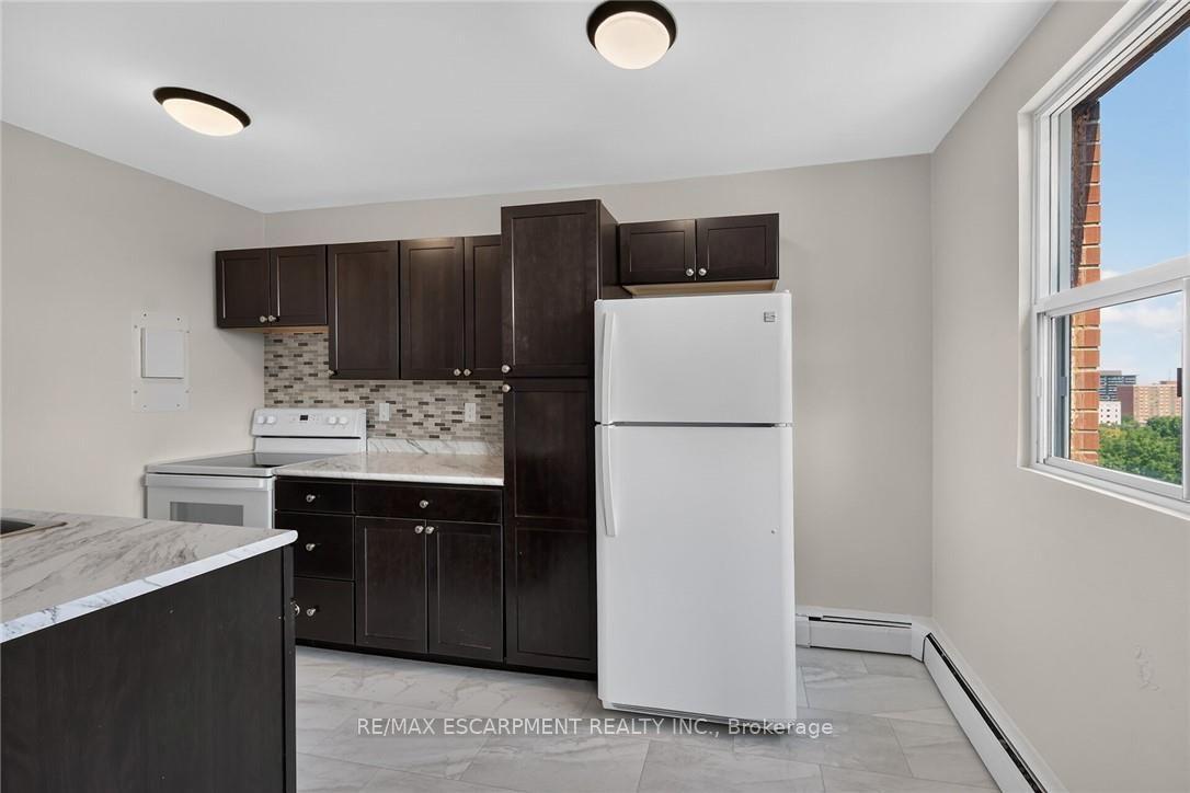 Photo 10 of Unit 1004, 141 Catharine Street S, Hamilton, Corktown — HOMEH