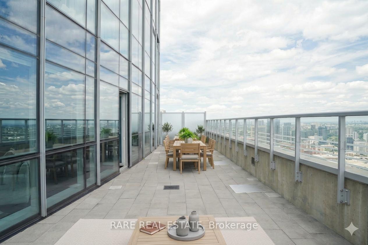 Photo 4 of Unit 5907, 388 Yonge Street, Toronto, Bay Street Corridor — HOMEH