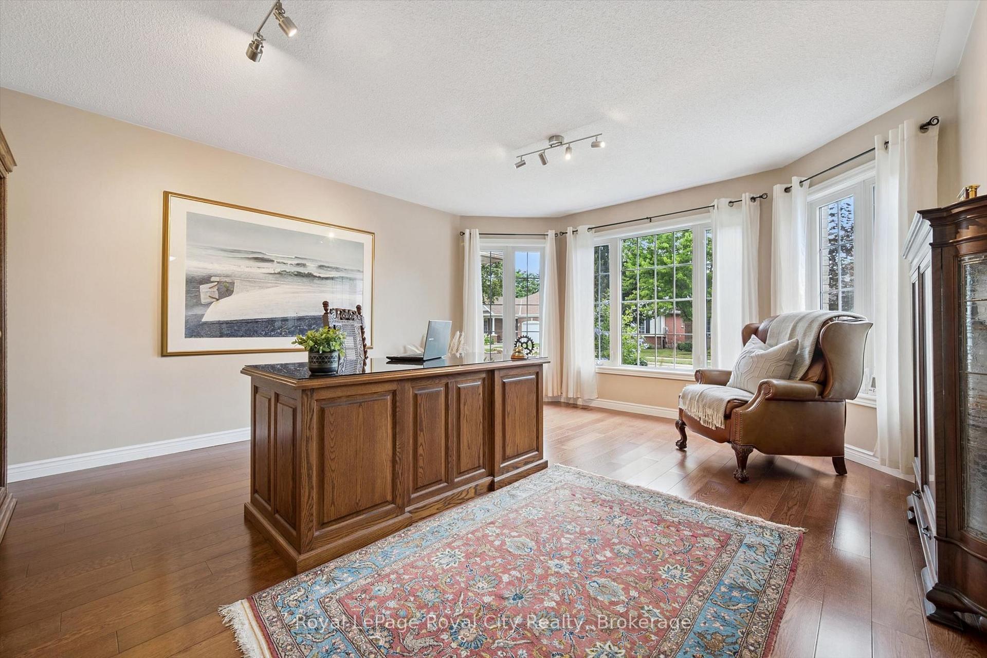 Photo 6 of 47 White Pine Way, Guelph, Village By The Arboretum — HOMEH