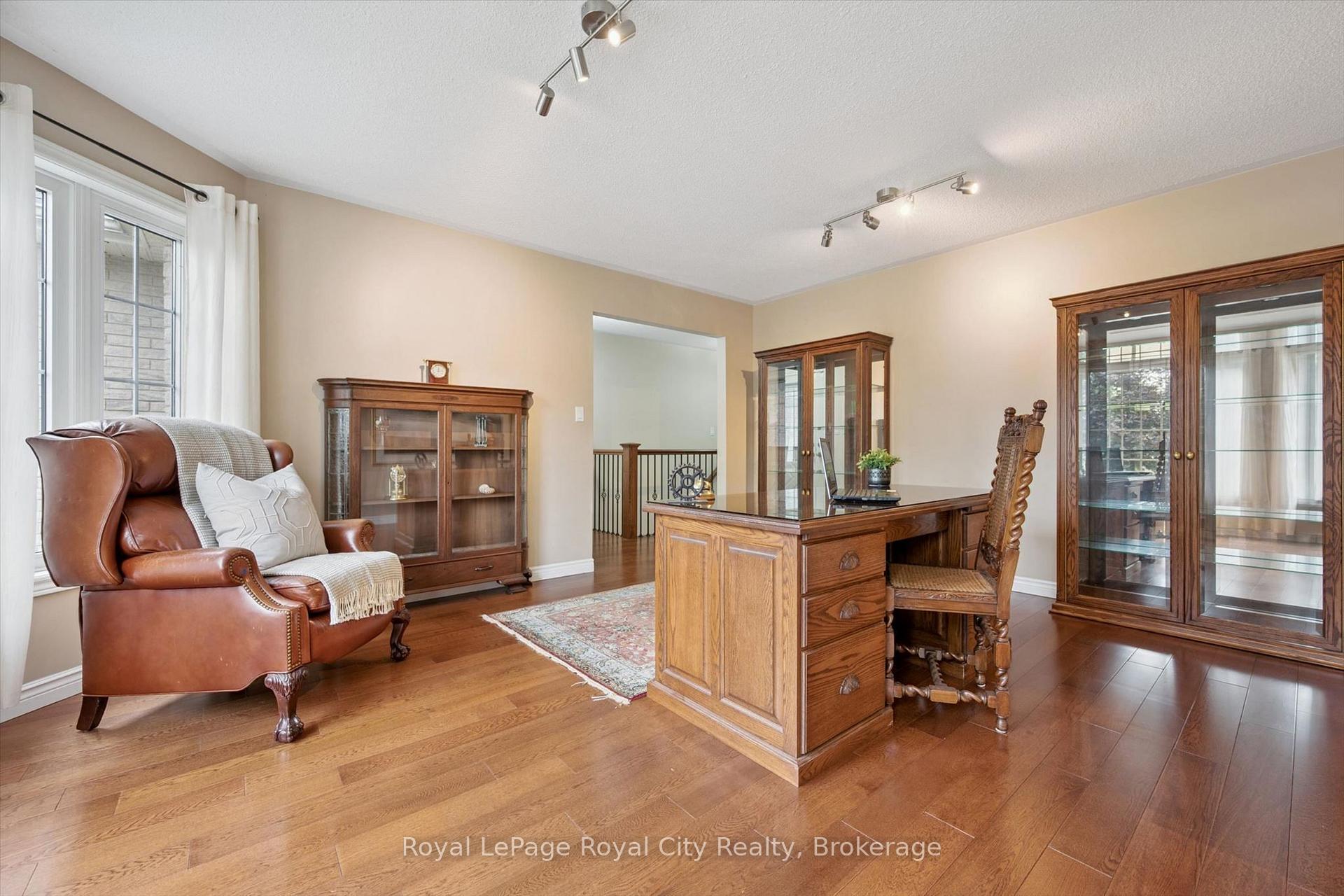 Photo 7 of 47 White Pine Way, Guelph, Village By The Arboretum — HOMEH