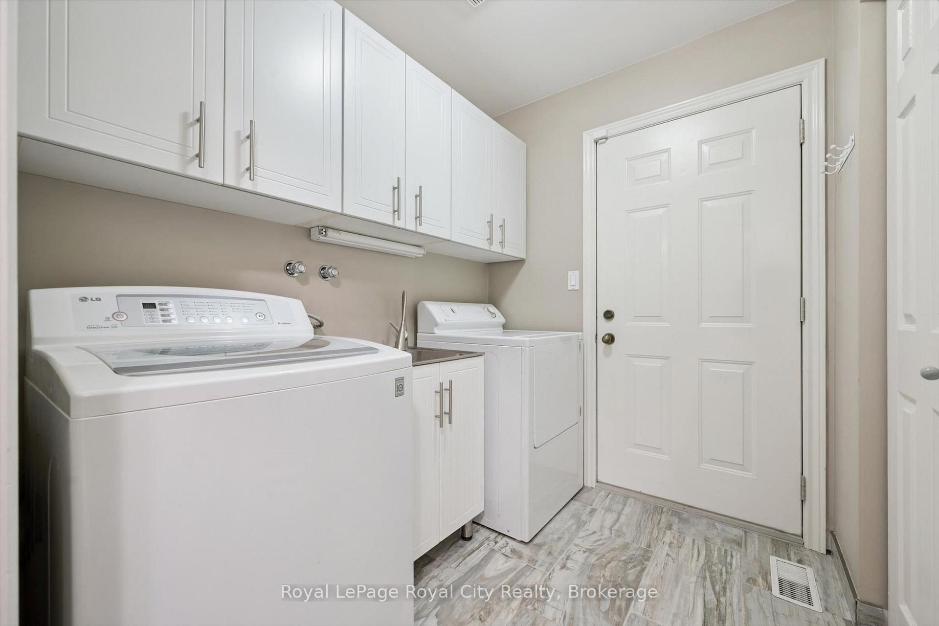 Photo 26 of 47 White Pine Way, Guelph, Village By The Arboretum — HOMEH