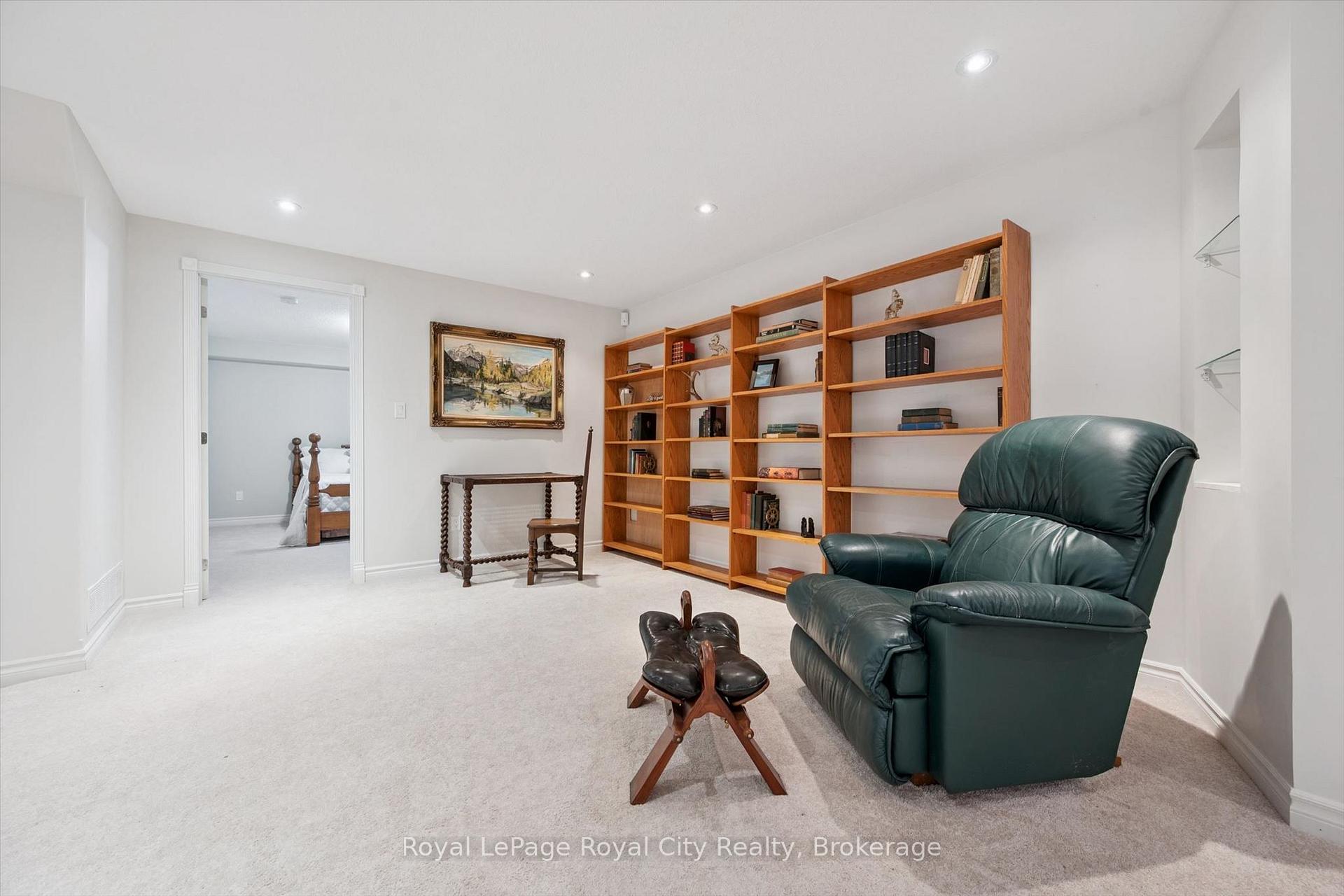 Photo 30 of 47 White Pine Way, Guelph, Village By The Arboretum — HOMEH
