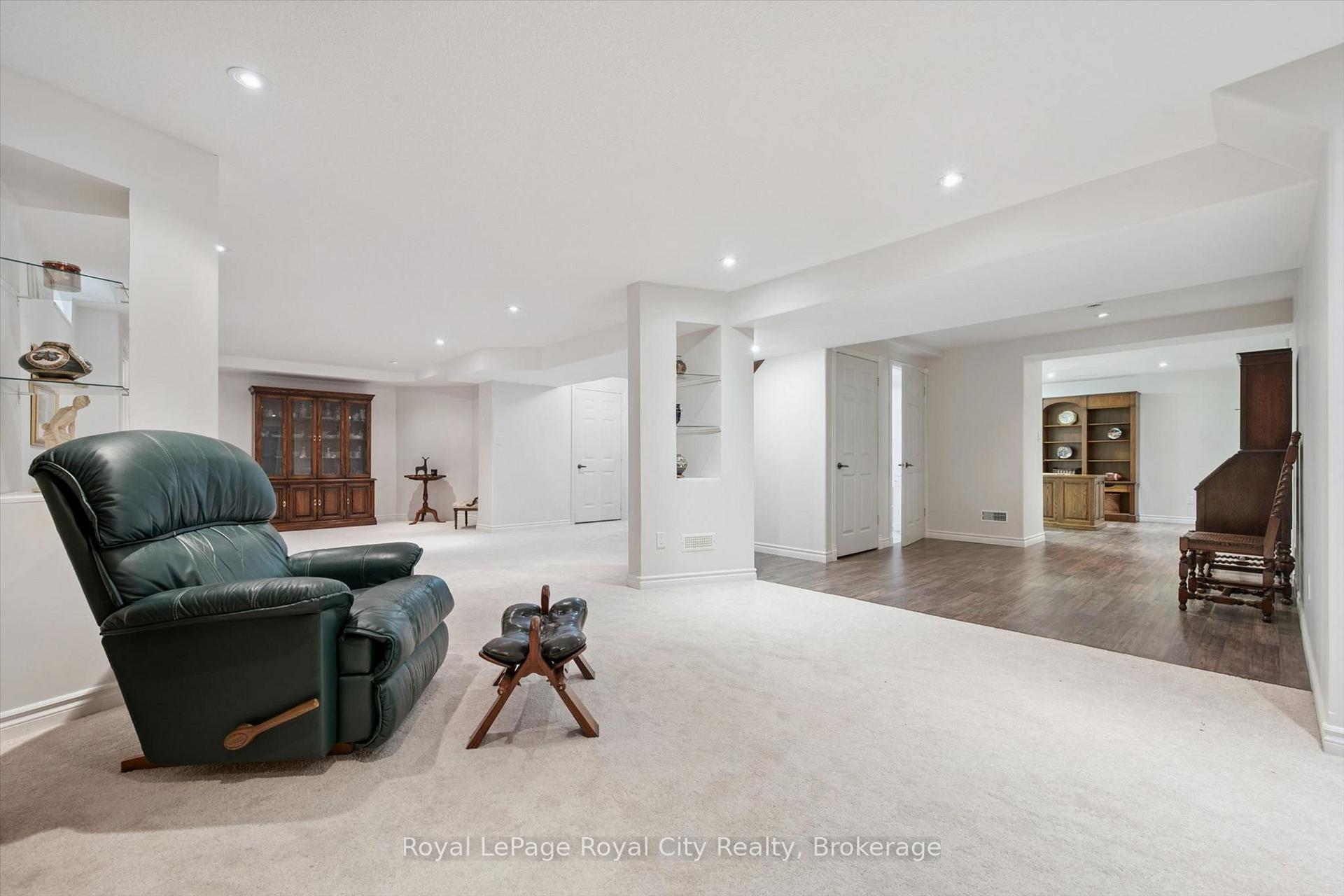 Photo 31 of 47 White Pine Way, Guelph, Village By The Arboretum — HOMEH