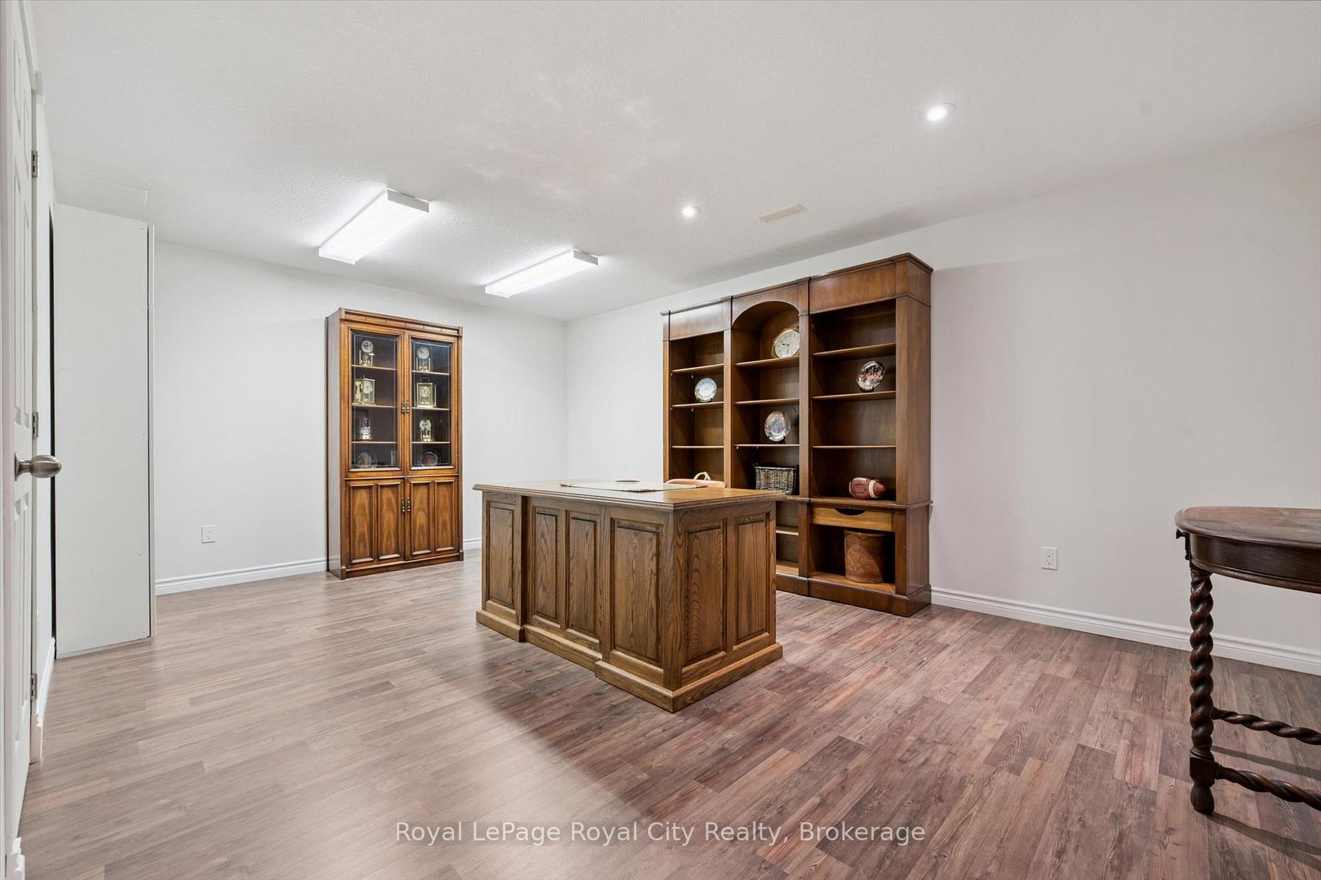 Photo 33 of 47 White Pine Way, Guelph, Village By The Arboretum — HOMEH