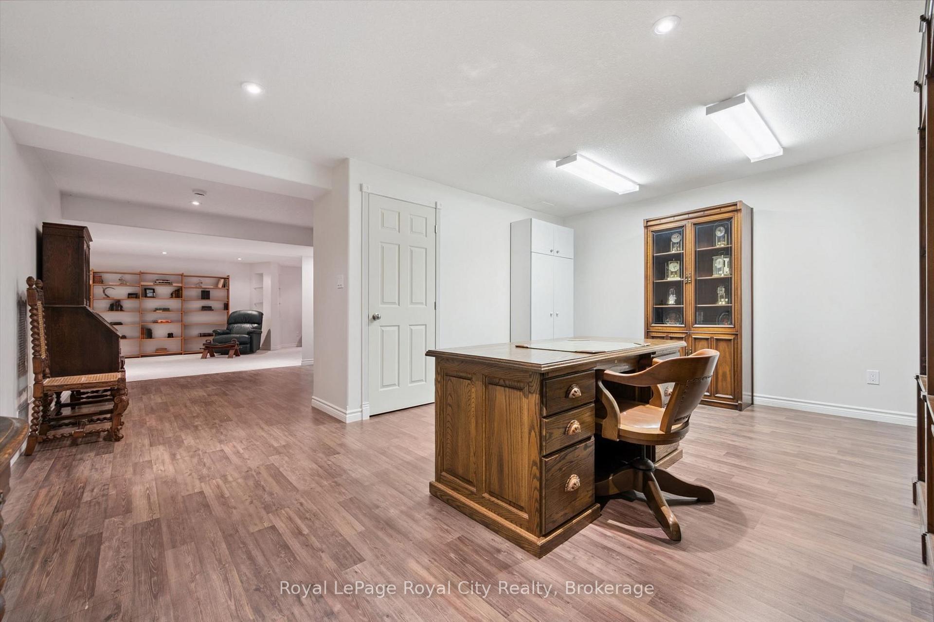 Photo 34 of 47 White Pine Way, Guelph, Village By The Arboretum — HOMEH