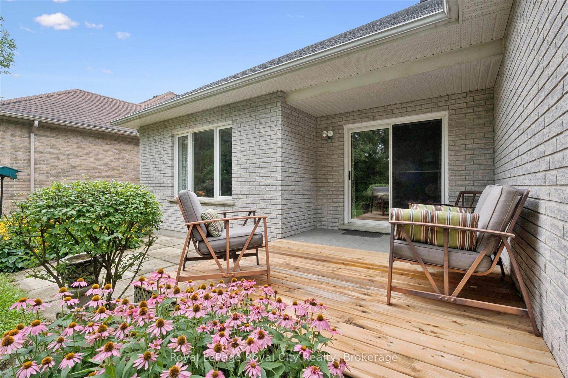 Photo 41 of 47 White Pine Way, Guelph, Village By The Arboretum — HOMEH