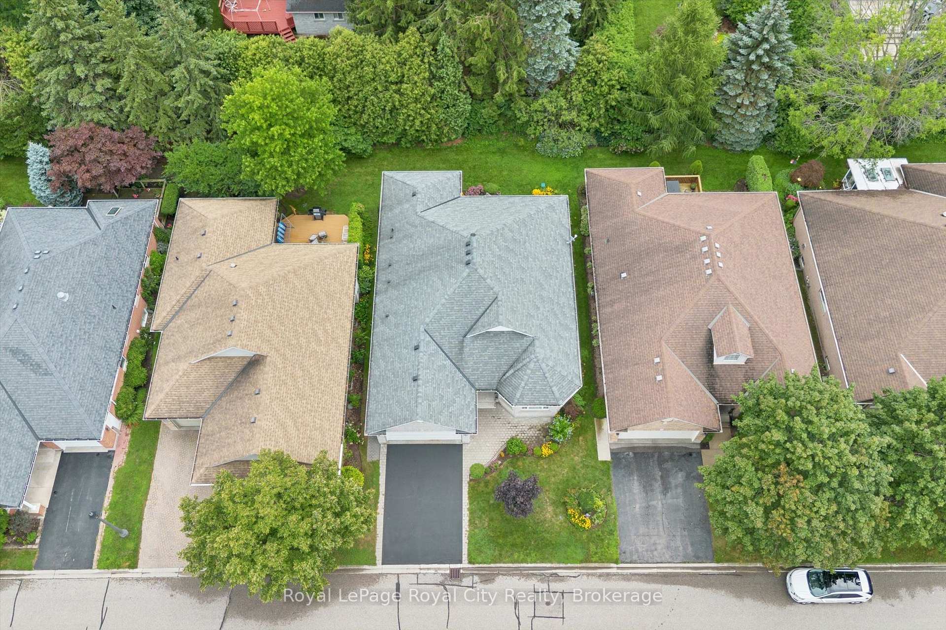 Photo 44 of 47 White Pine Way, Guelph, Village By The Arboretum — HOMEH