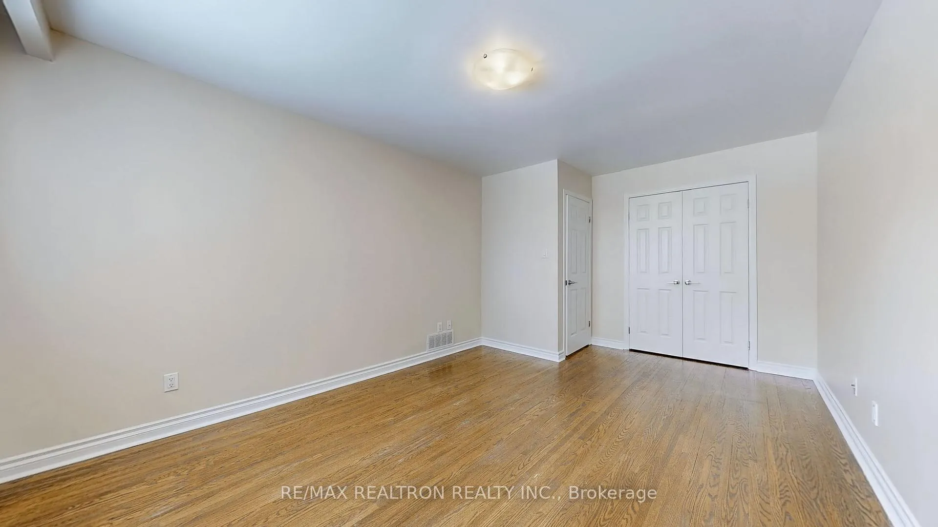 Photo 17 of 6 Hammond Drive, Aurora, Aurora Heights — HOMEH
