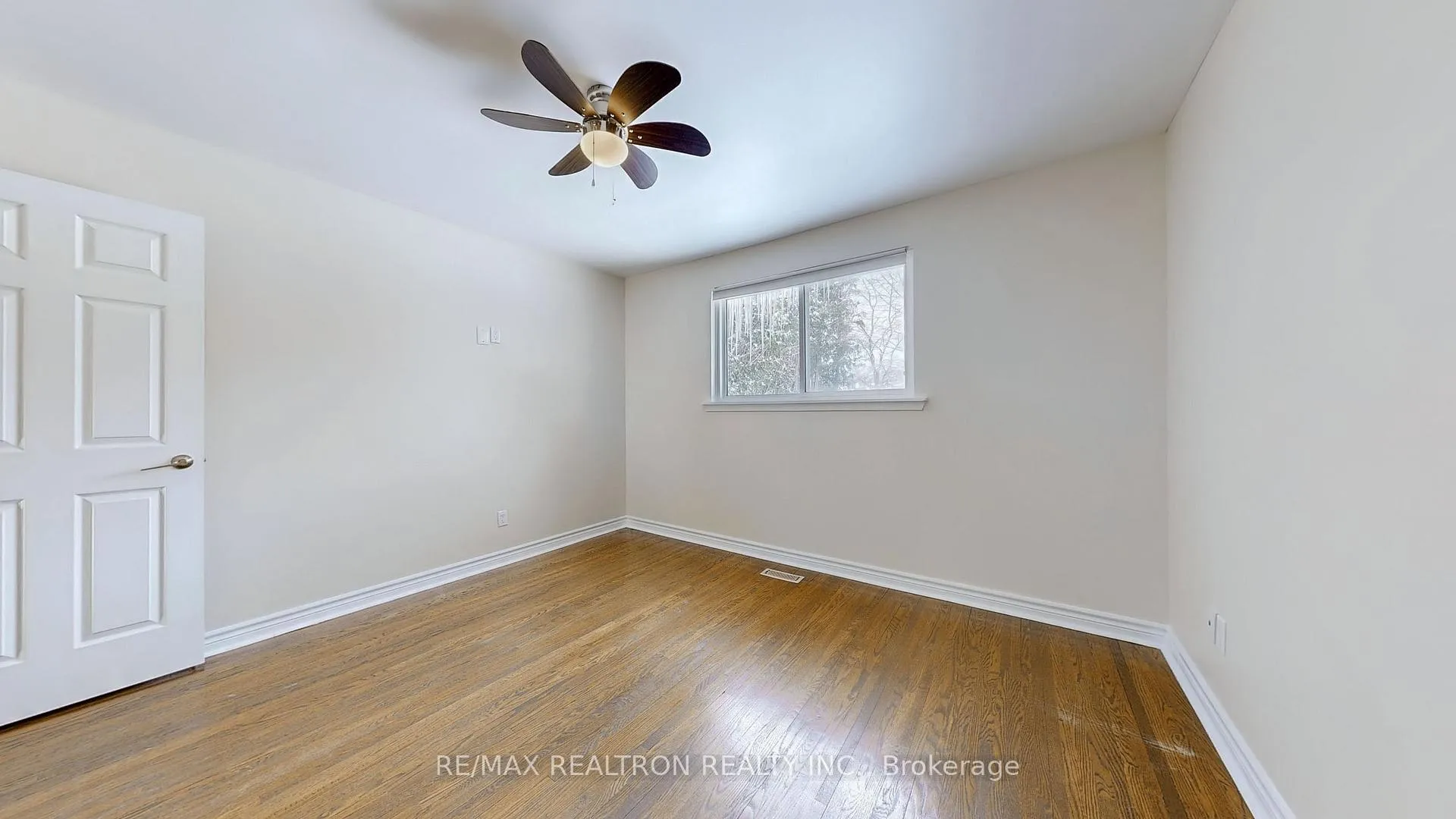 Photo 19 of 6 Hammond Drive, Aurora, Aurora Heights — HOMEH