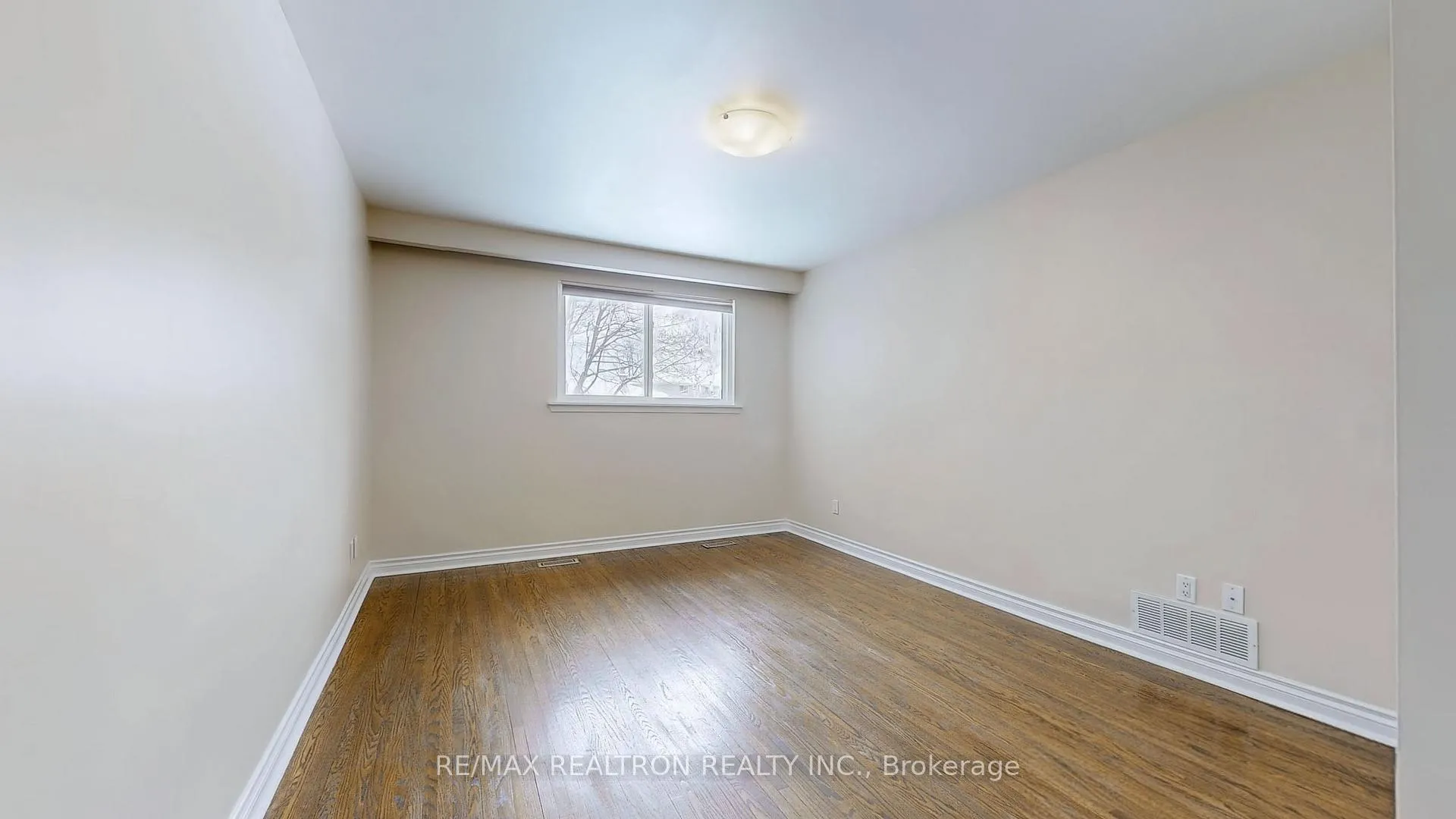 Photo 20 of 6 Hammond Drive, Aurora, Aurora Heights — HOMEH