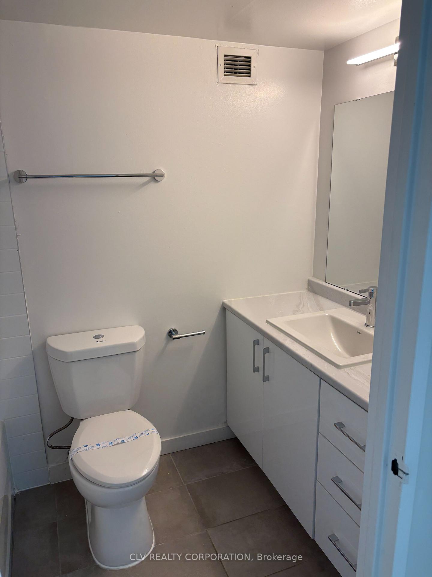 Photo 6 of Unit 1213, 2460 Southvale Crescent, Ottawa, Sheffield Glen/Industrial Park — HOMEH